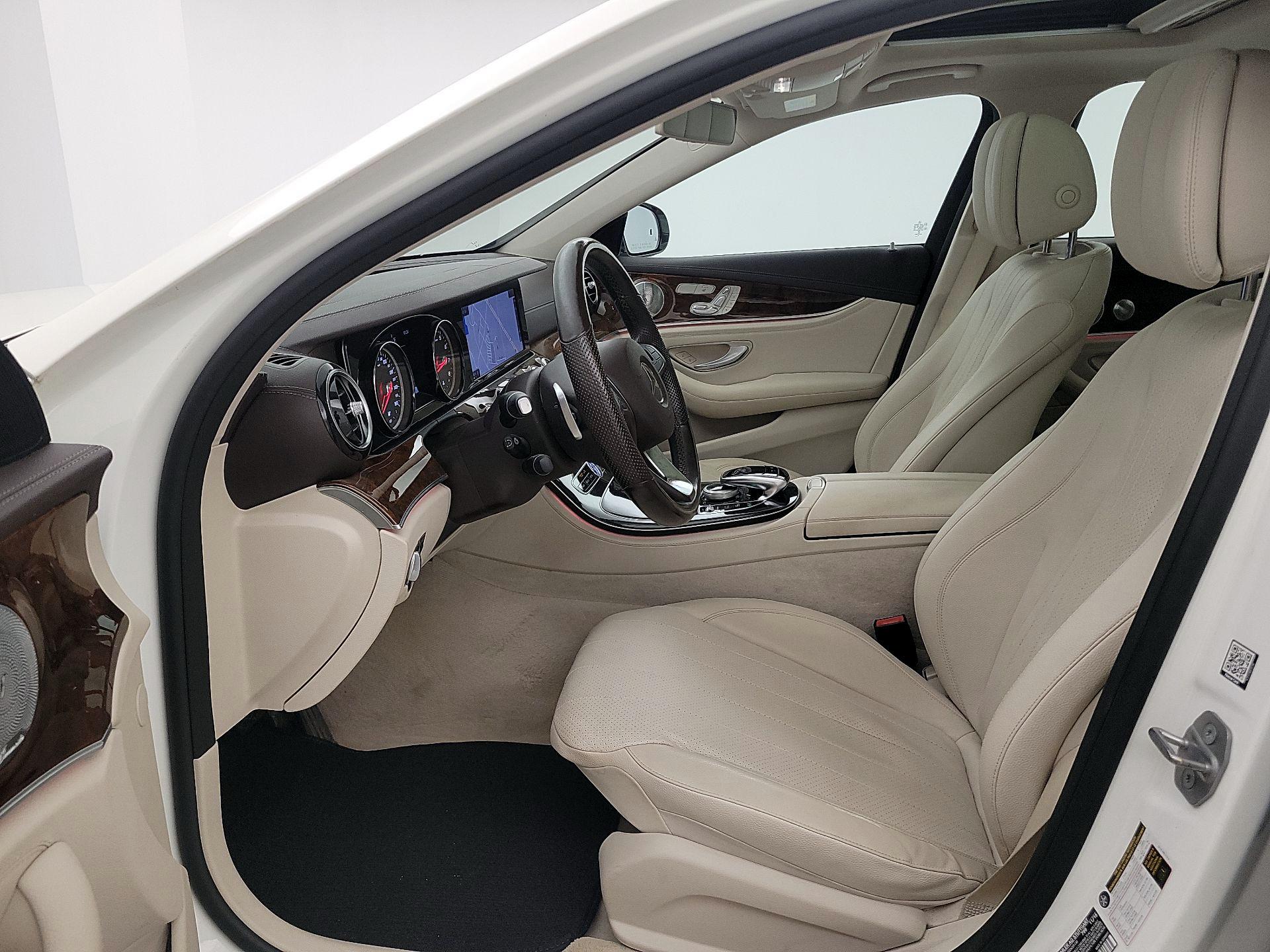 Thumbnail: 2017 Mercedes-Benz E-Class - 11