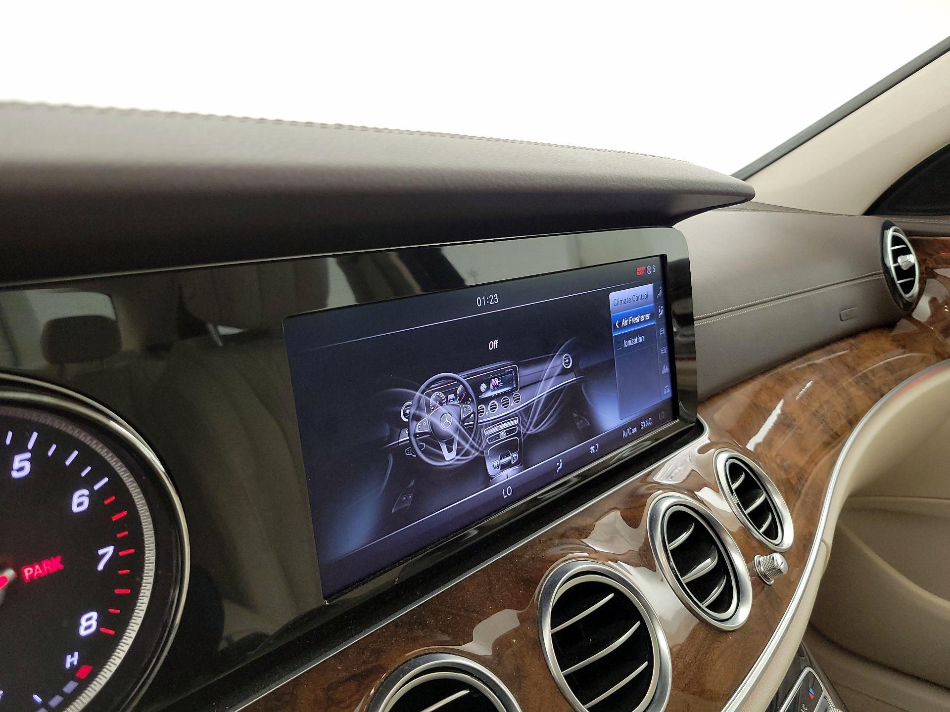 Thumbnail: 2017 Mercedes-Benz E-Class - 17