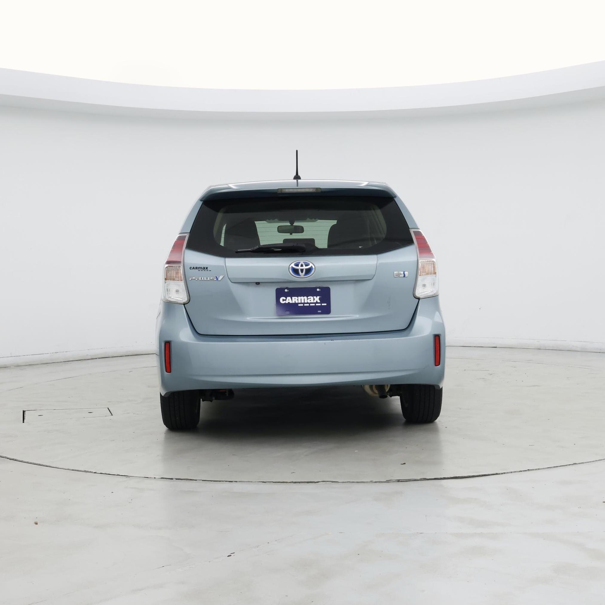Thumbnail: 2017 Toyota Prius v - 6
