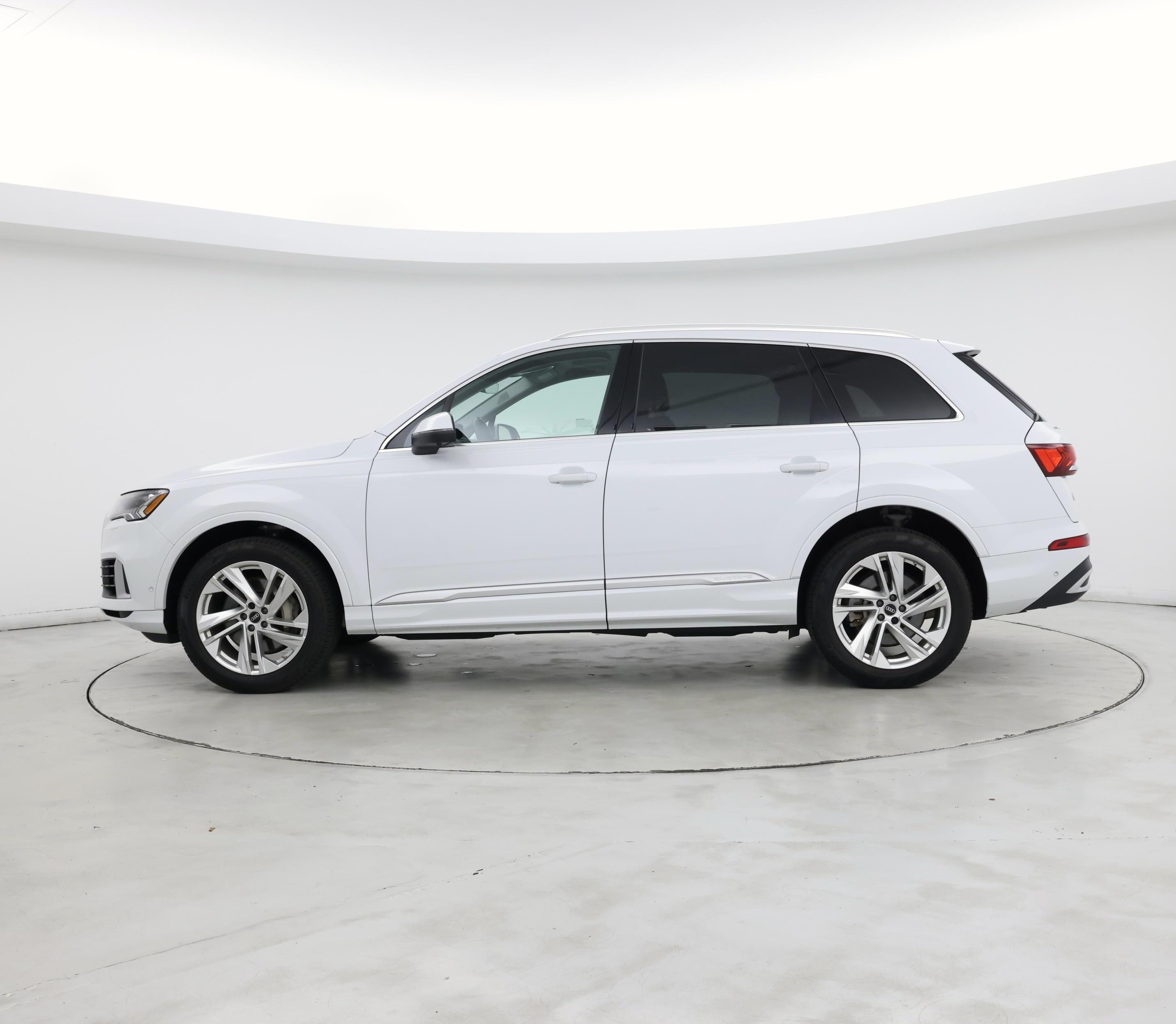 Thumbnail: 2023 Audi Q7 - 3