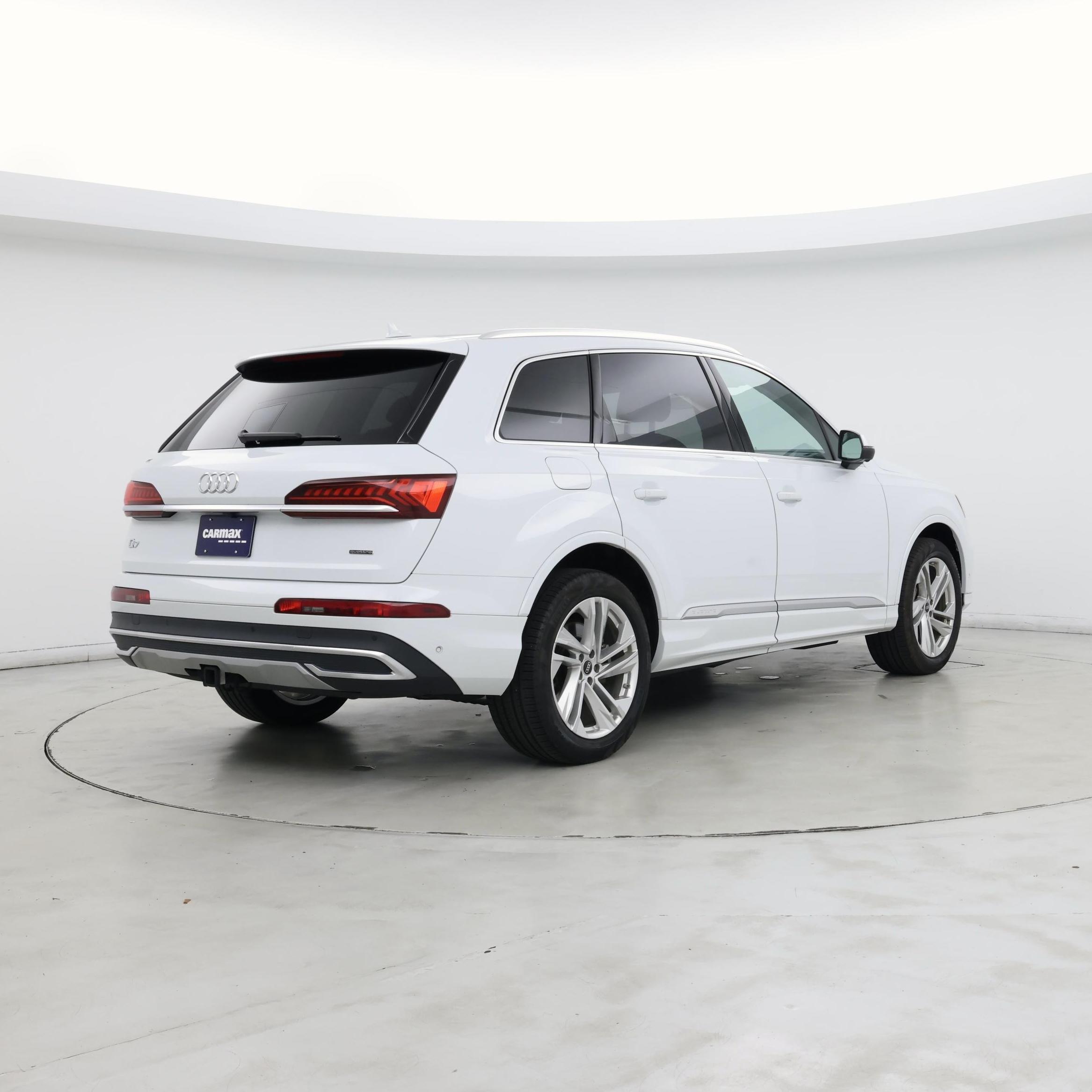 Thumbnail: 2023 Audi Q7 - 8