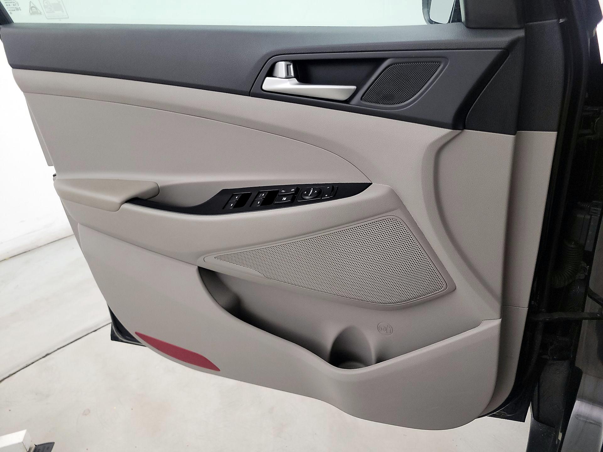 Thumbnail: 2019 Hyundai Tucson - 12