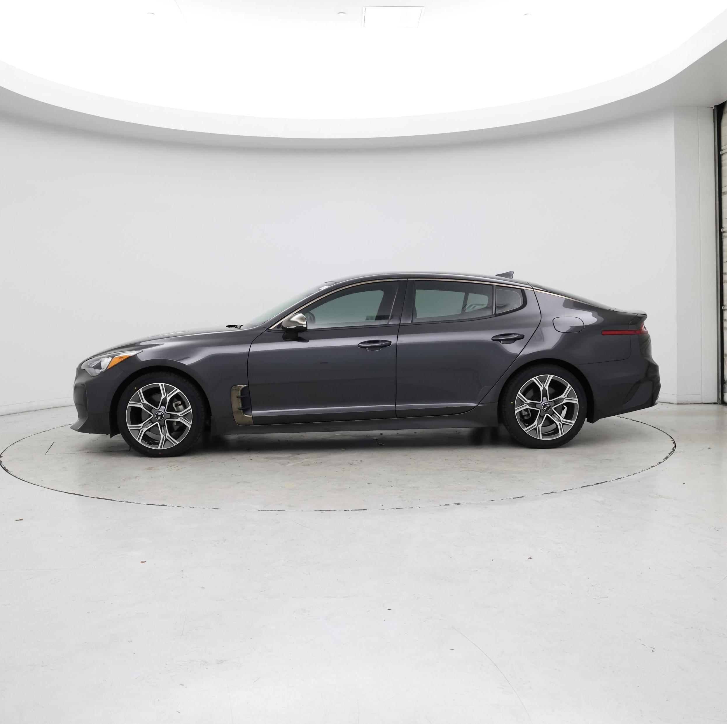 Thumbnail: 2021 Kia Stinger - 3
