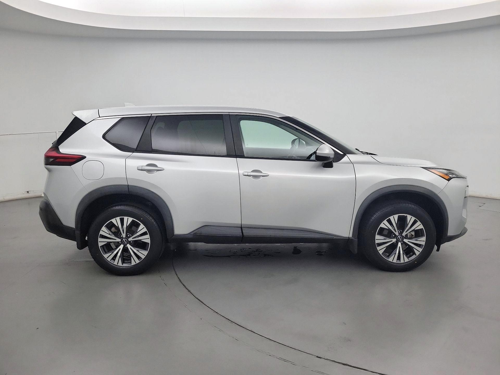 Thumbnail: 2022 Nissan Rogue - 4
