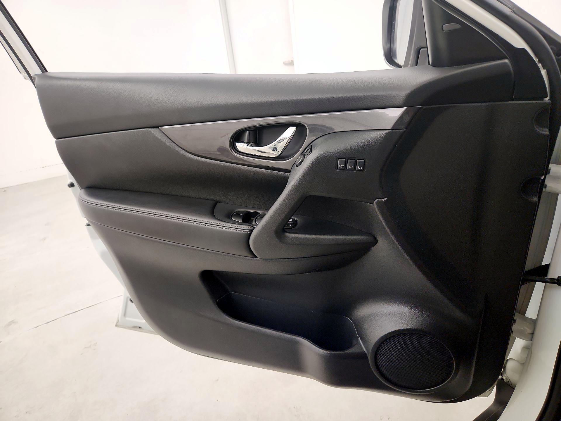 Thumbnail: 2020 Nissan Rogue - 12