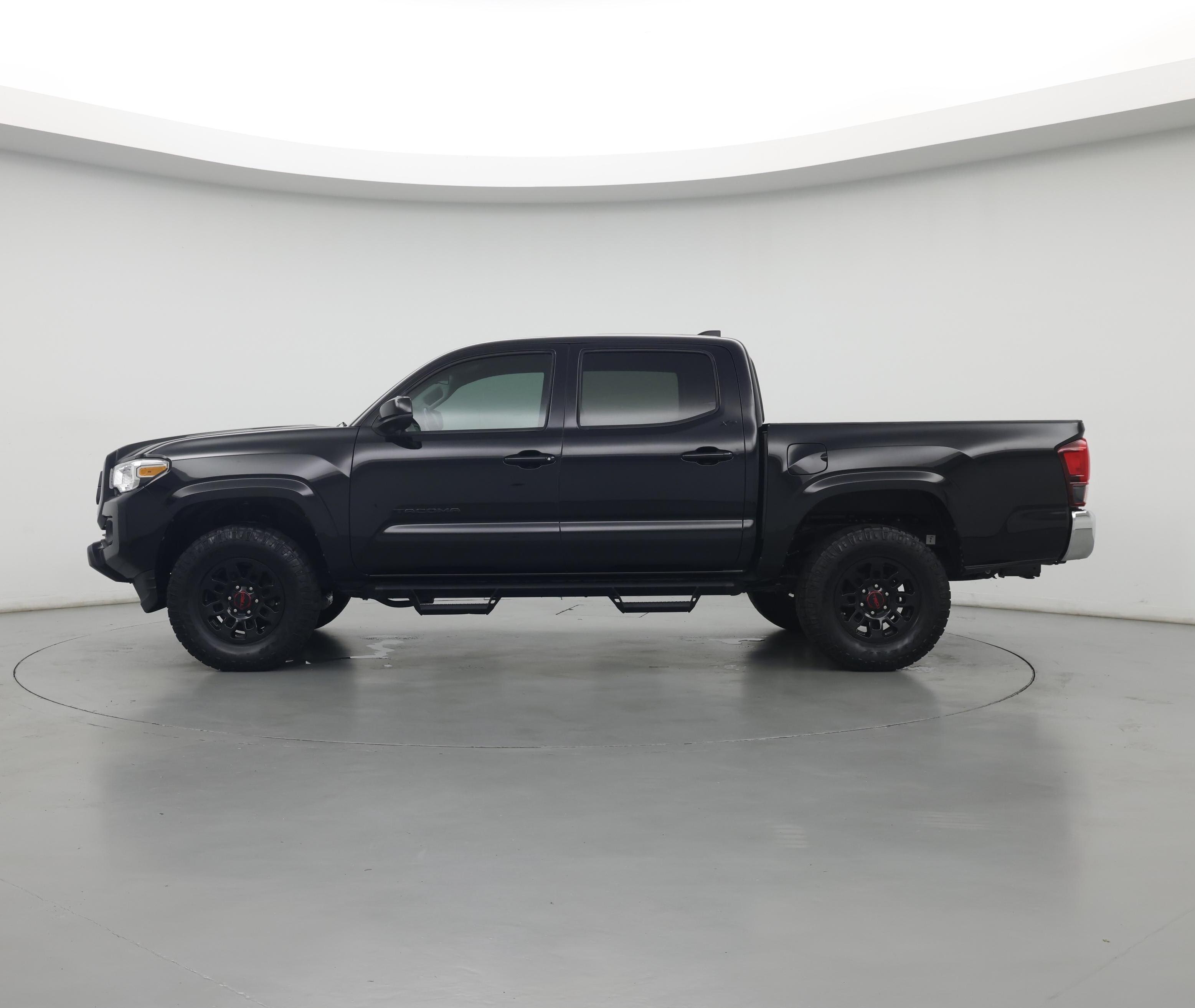 Thumbnail: 2022 Toyota Tacoma - 3