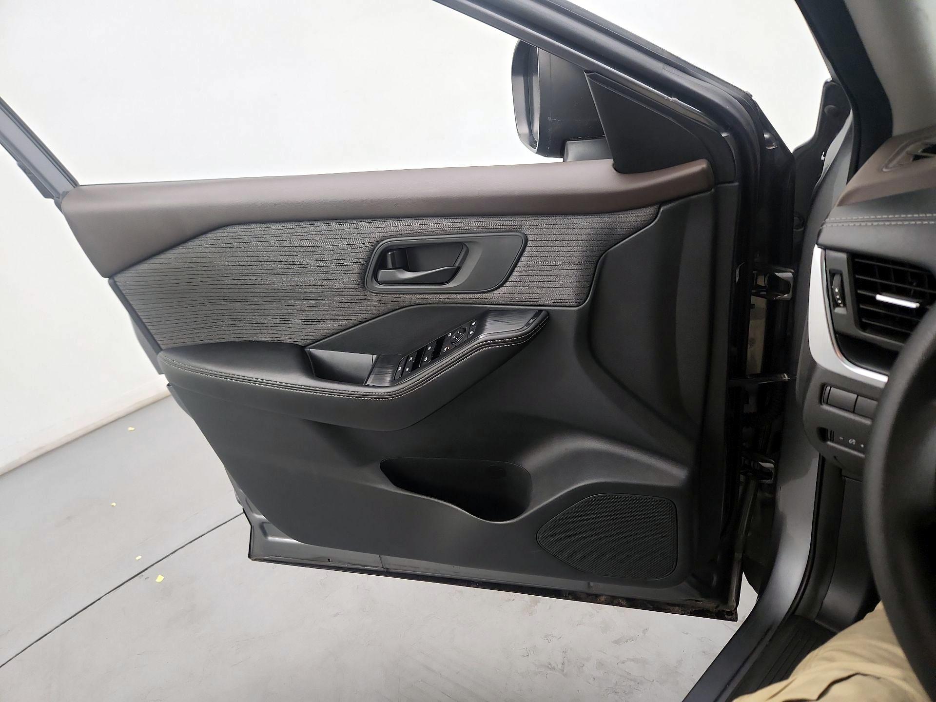Thumbnail: 2021 Nissan Rogue - 12