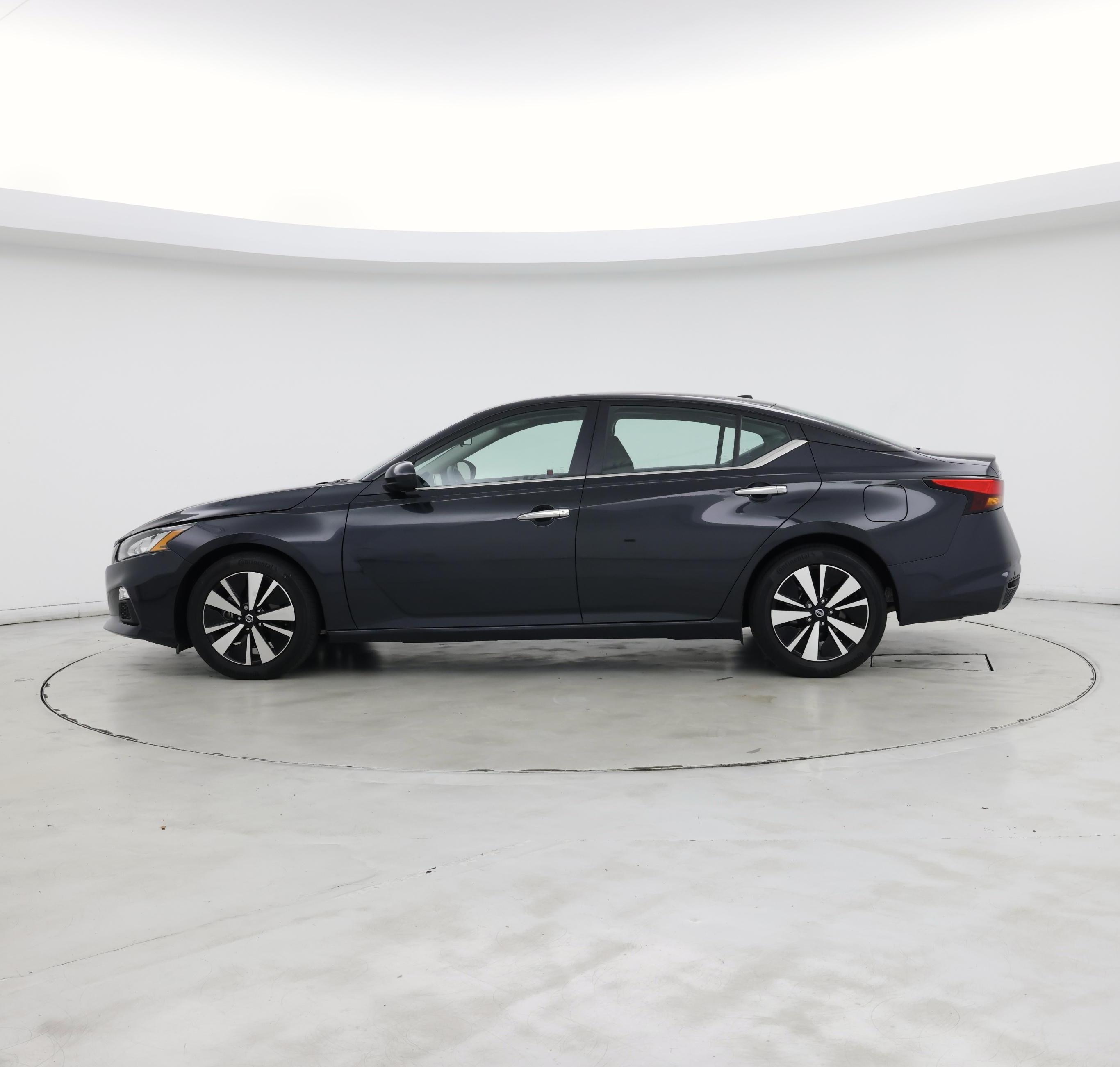 Thumbnail: 2022 Nissan Altima - 3