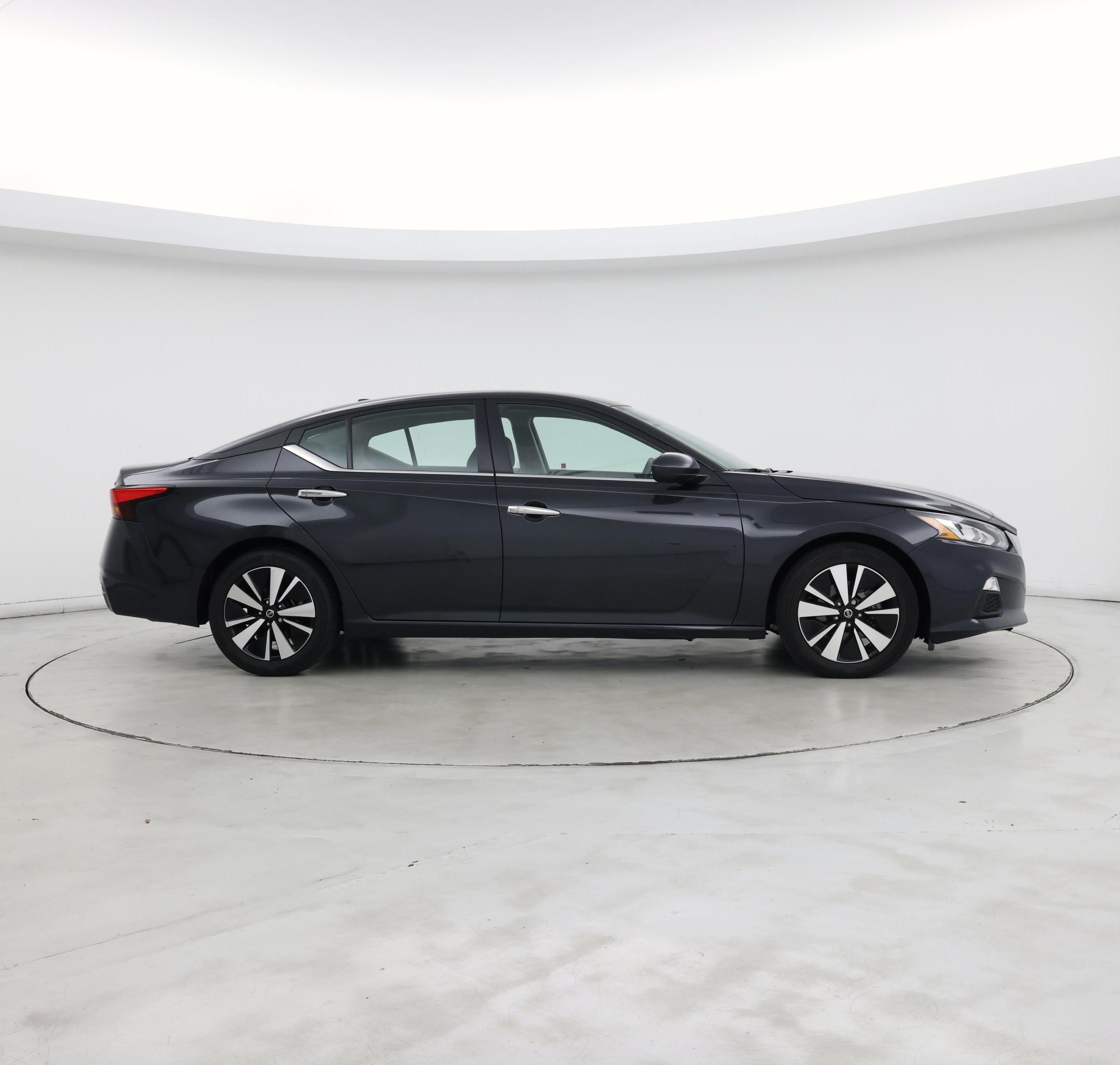 Thumbnail: 2022 Nissan Altima - 7
