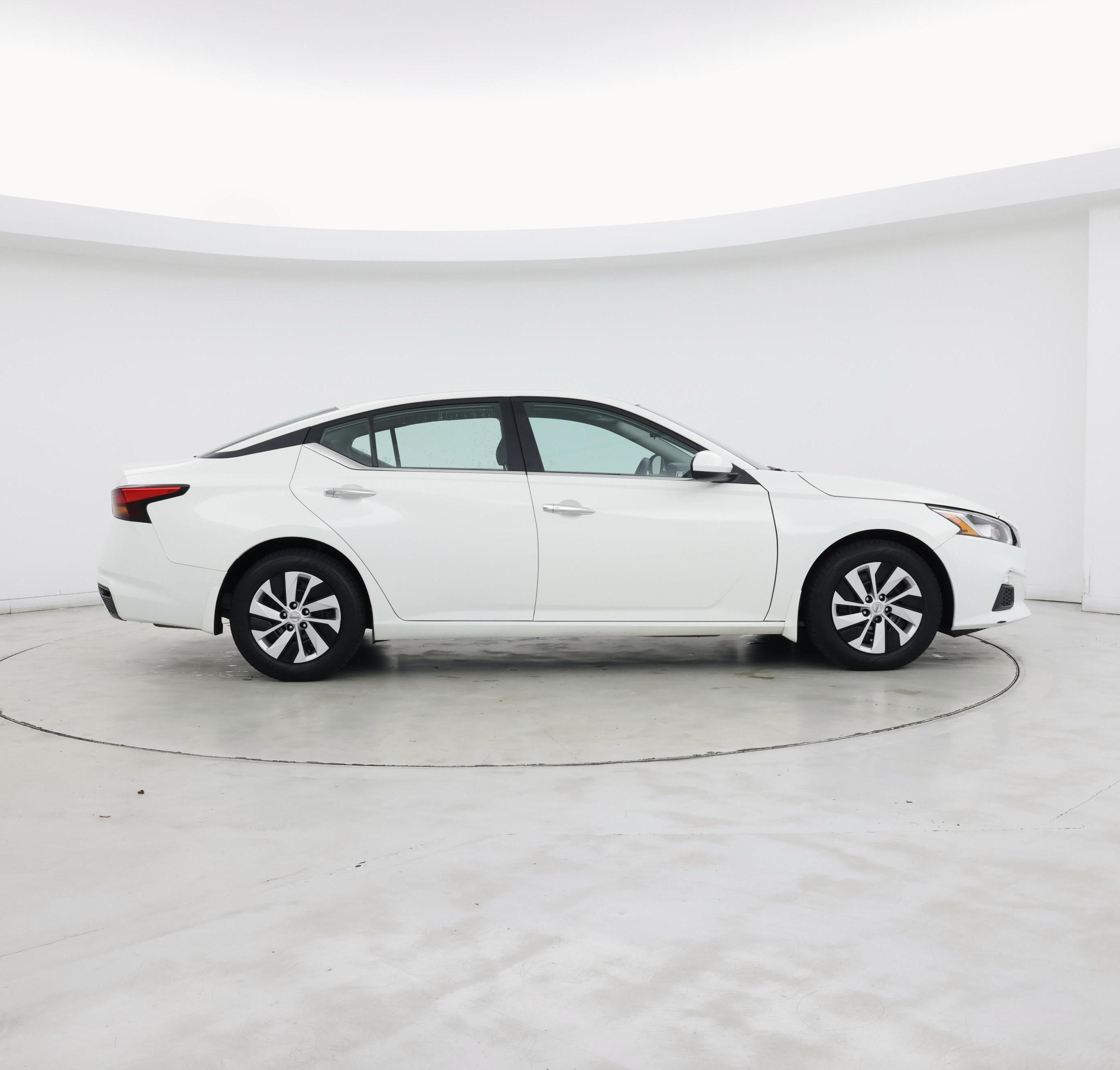 Thumbnail: 2021 Nissan Altima - 7