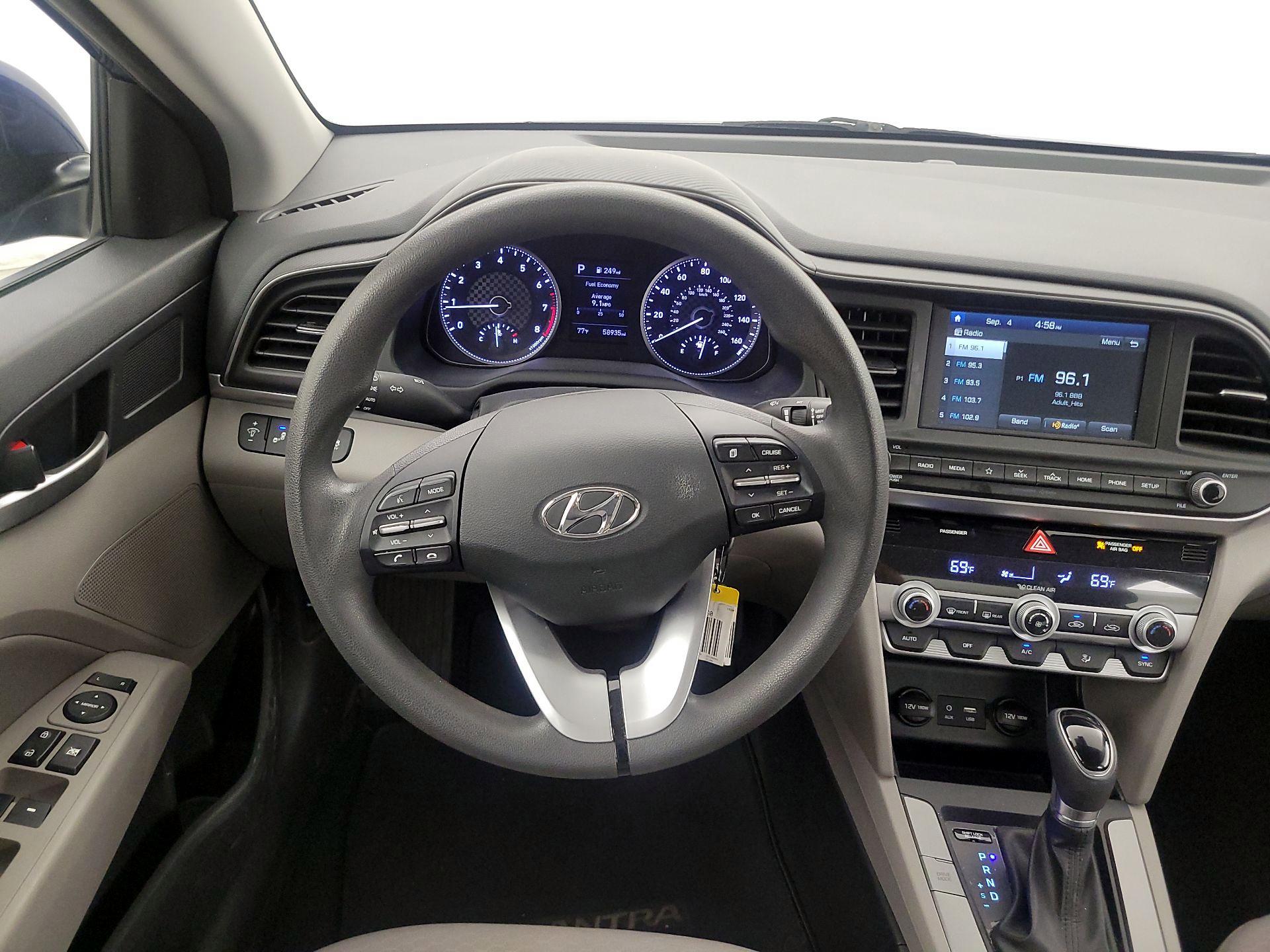 Thumbnail: 2020 Hyundai Elantra - 10