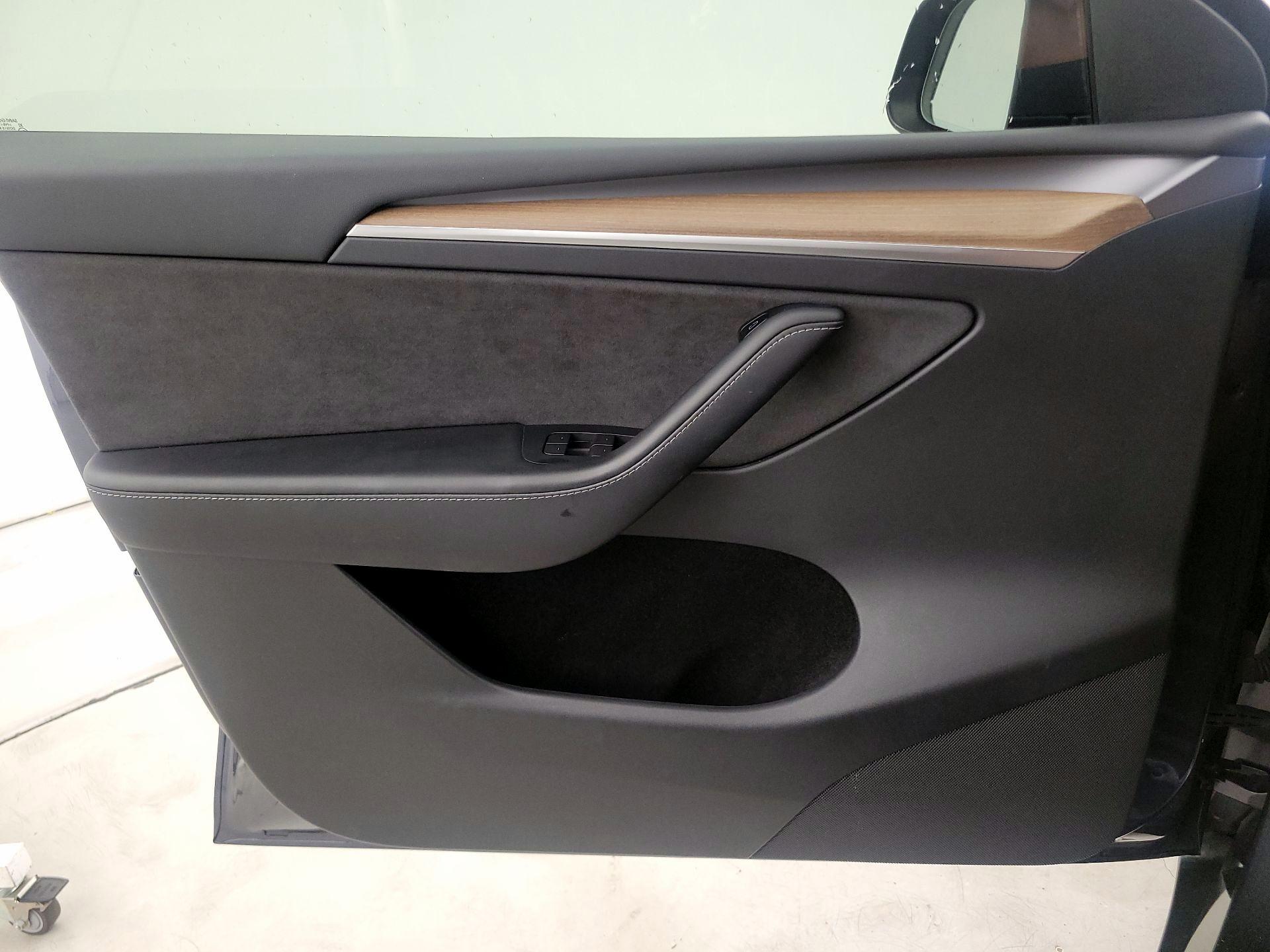 Thumbnail: 2023 Tesla Model Y - 12
