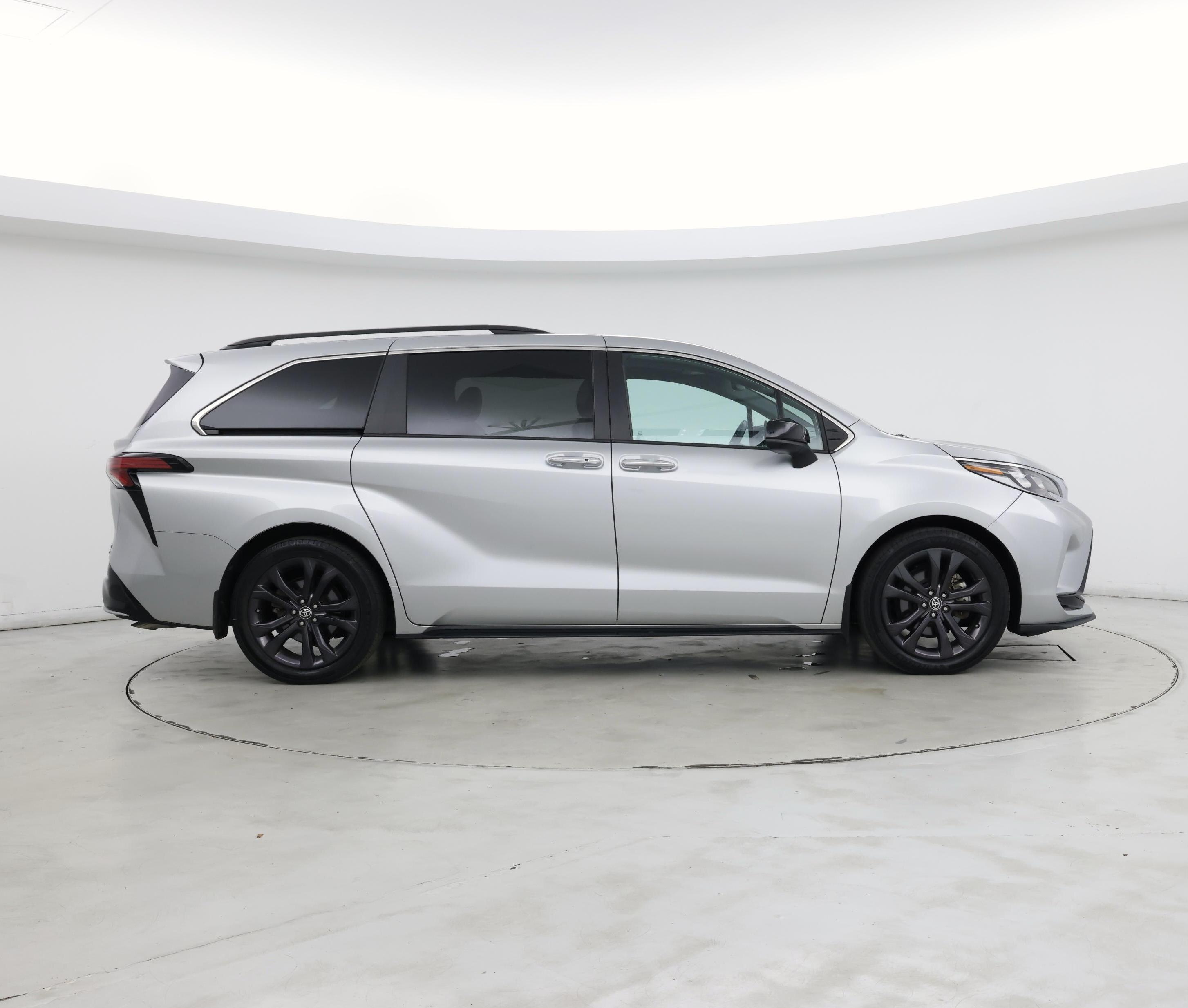 Thumbnail: 2022 Toyota Sienna - 7