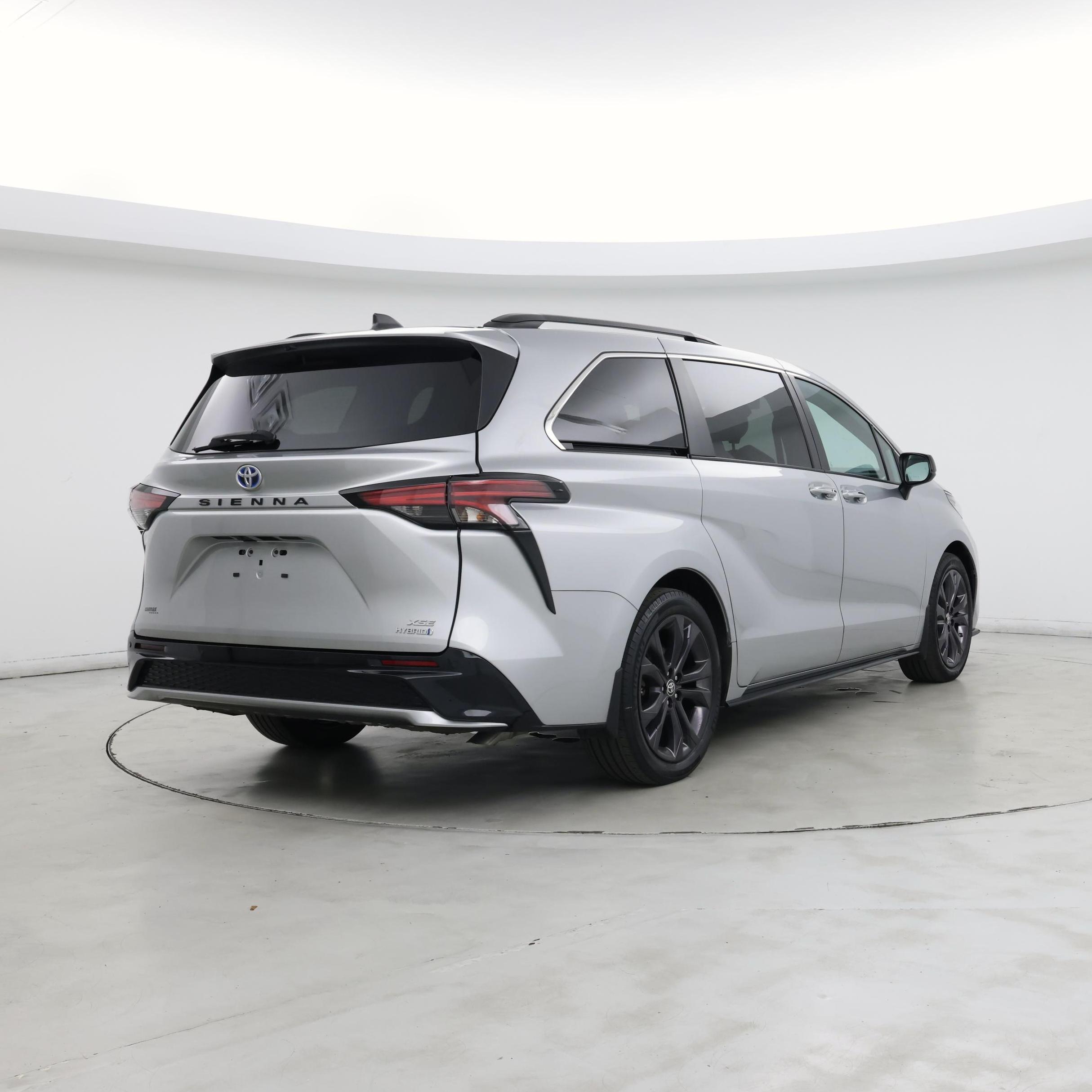 Thumbnail: 2022 Toyota Sienna - 8