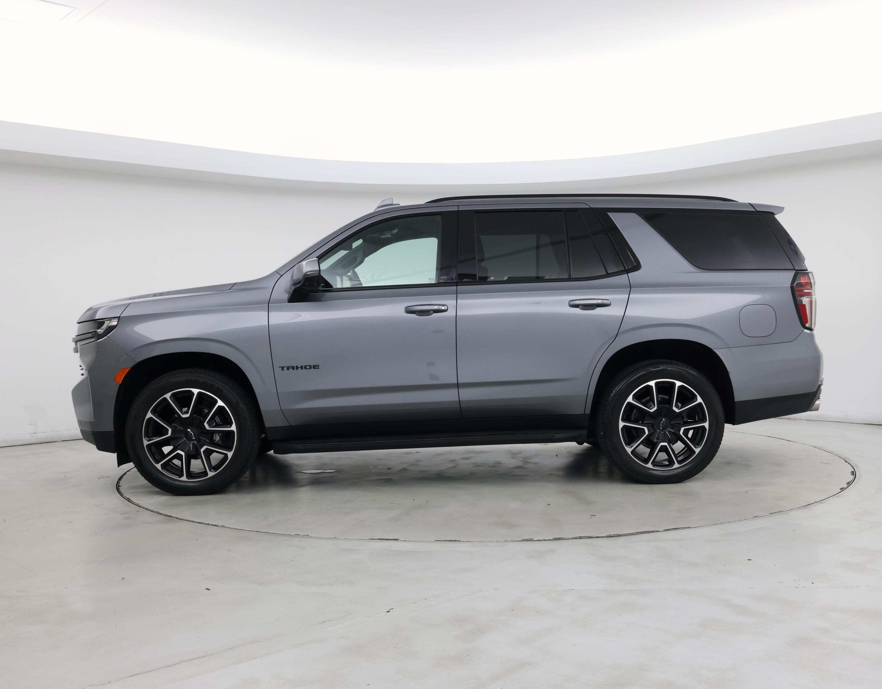 Thumbnail: 2022 Chevrolet Tahoe - 3
