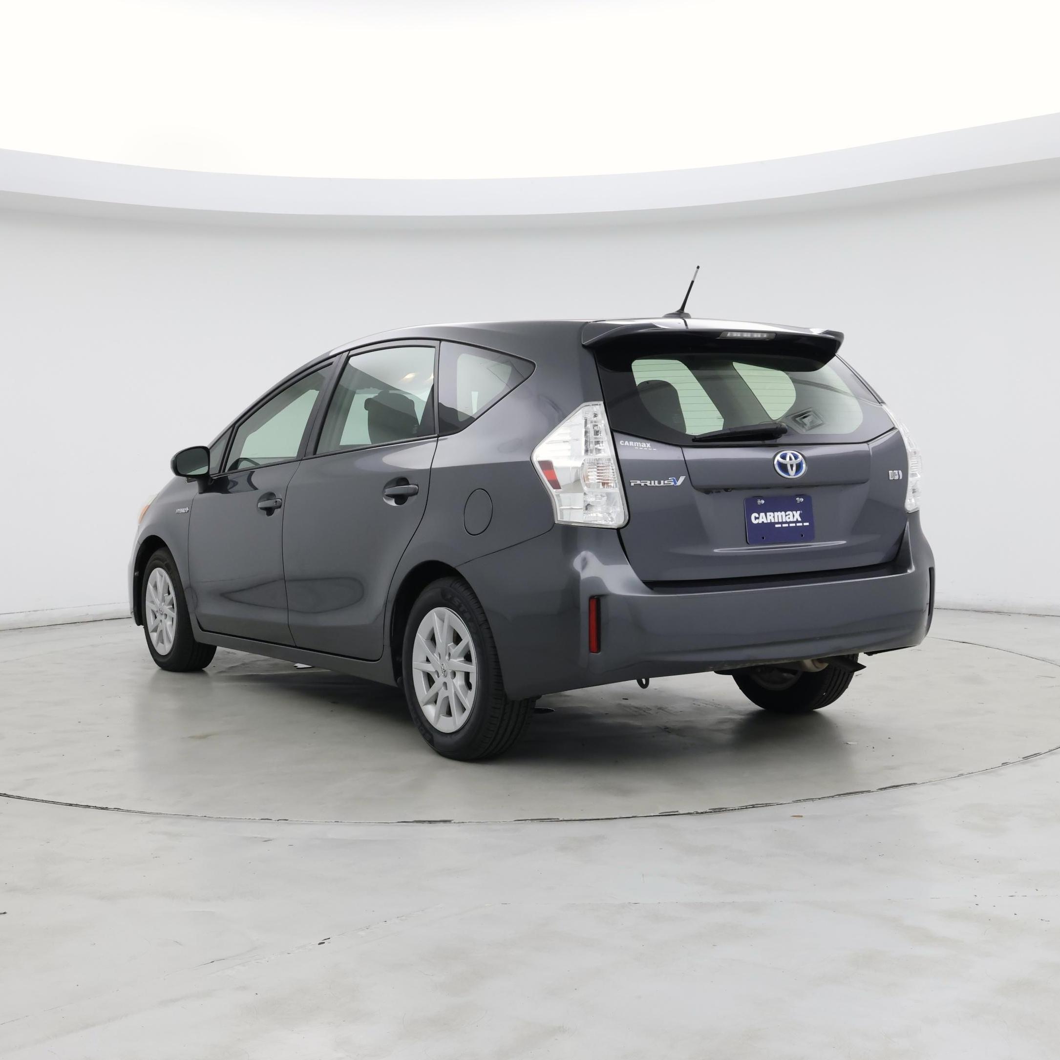 Thumbnail: 2014 Toyota Prius v - 2