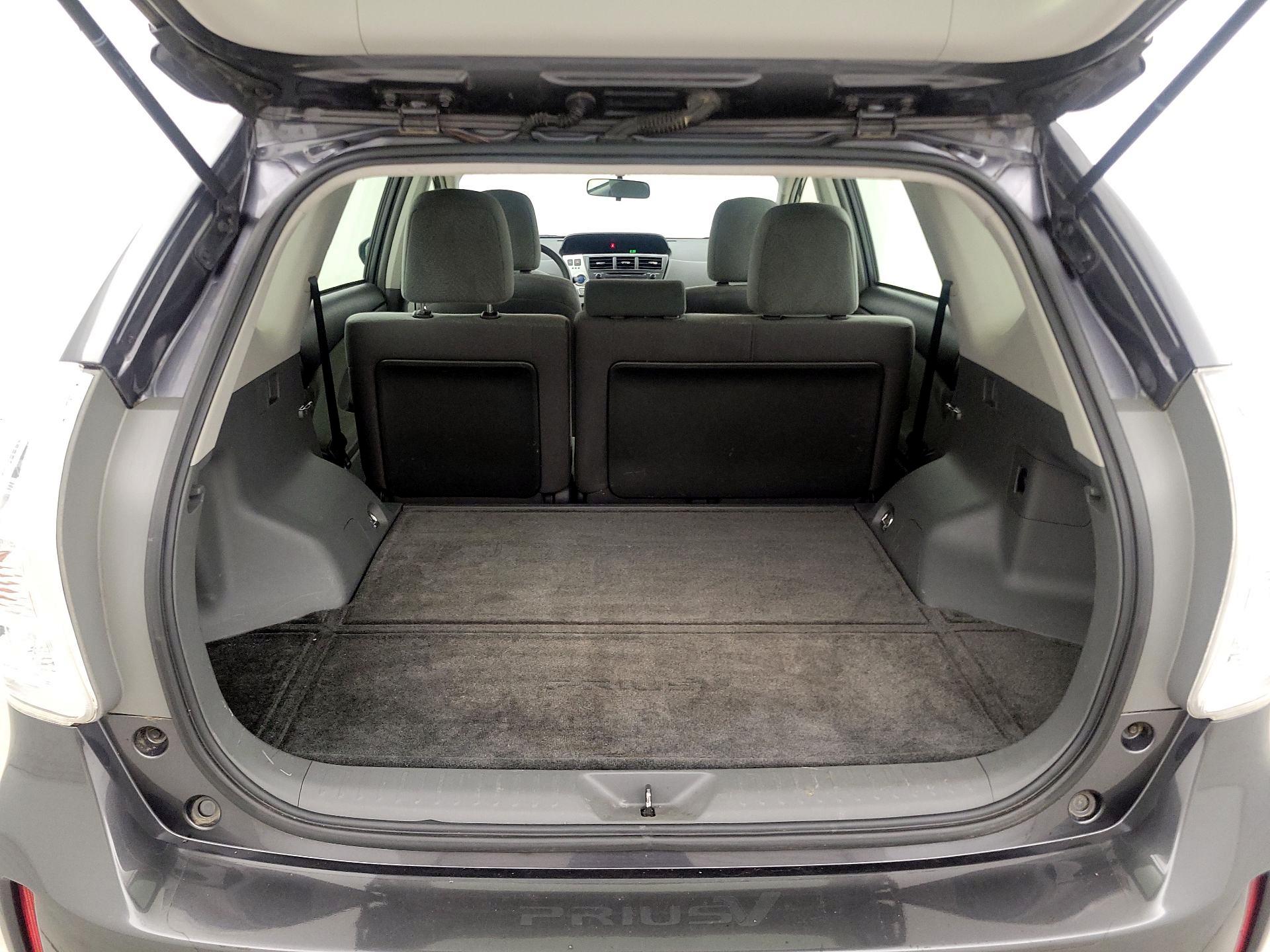 Thumbnail: 2014 Toyota Prius v - 20