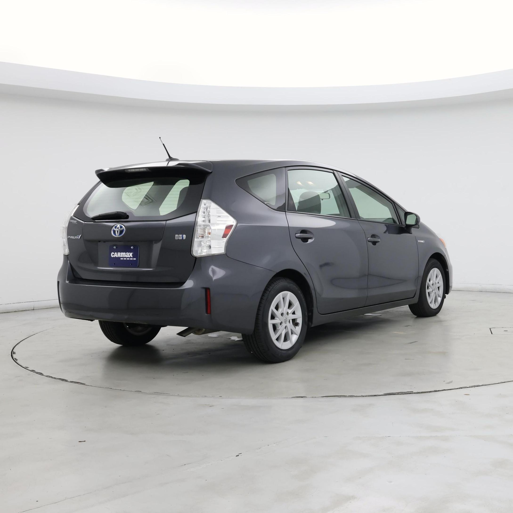 Thumbnail: 2014 Toyota Prius v - 8