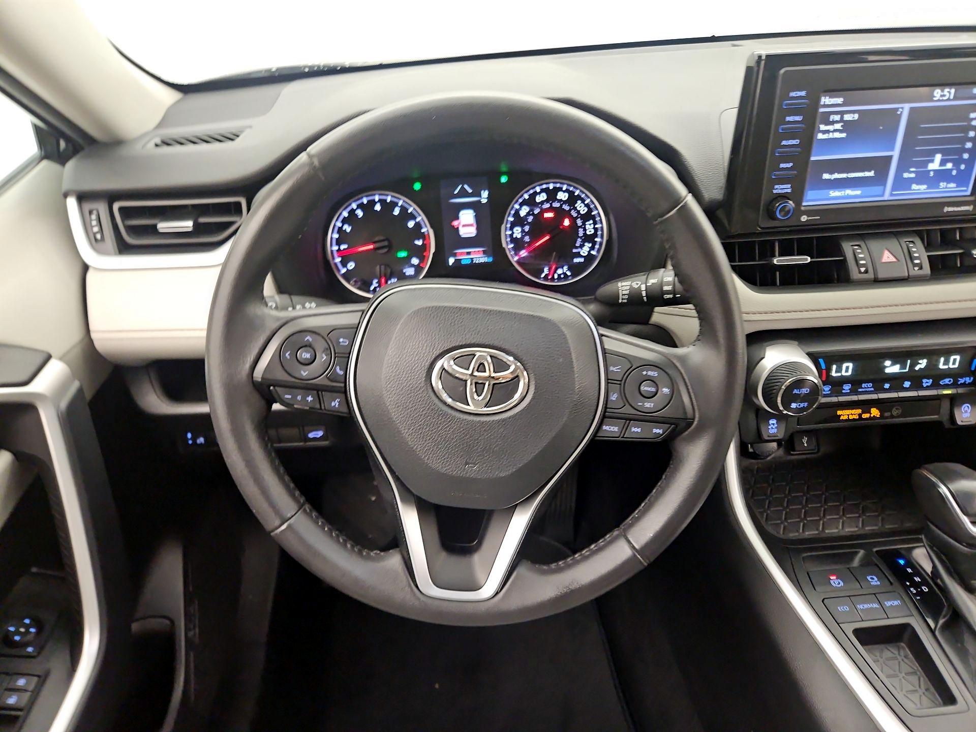 Thumbnail: 2022 Toyota RAV4 - 10