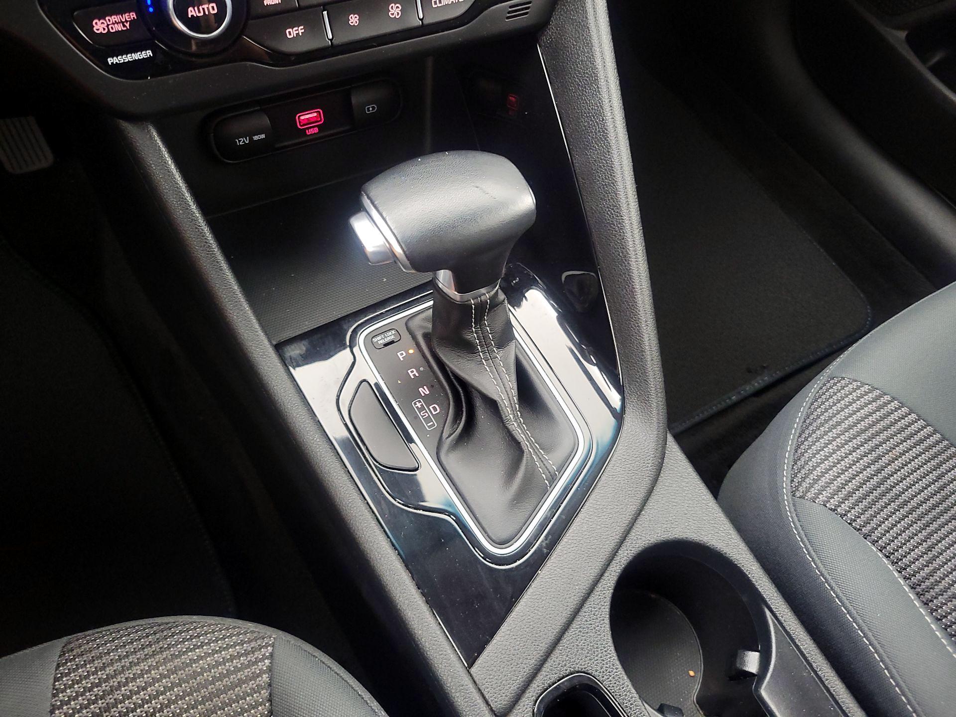 Thumbnail: 2021 Kia Niro - 17
