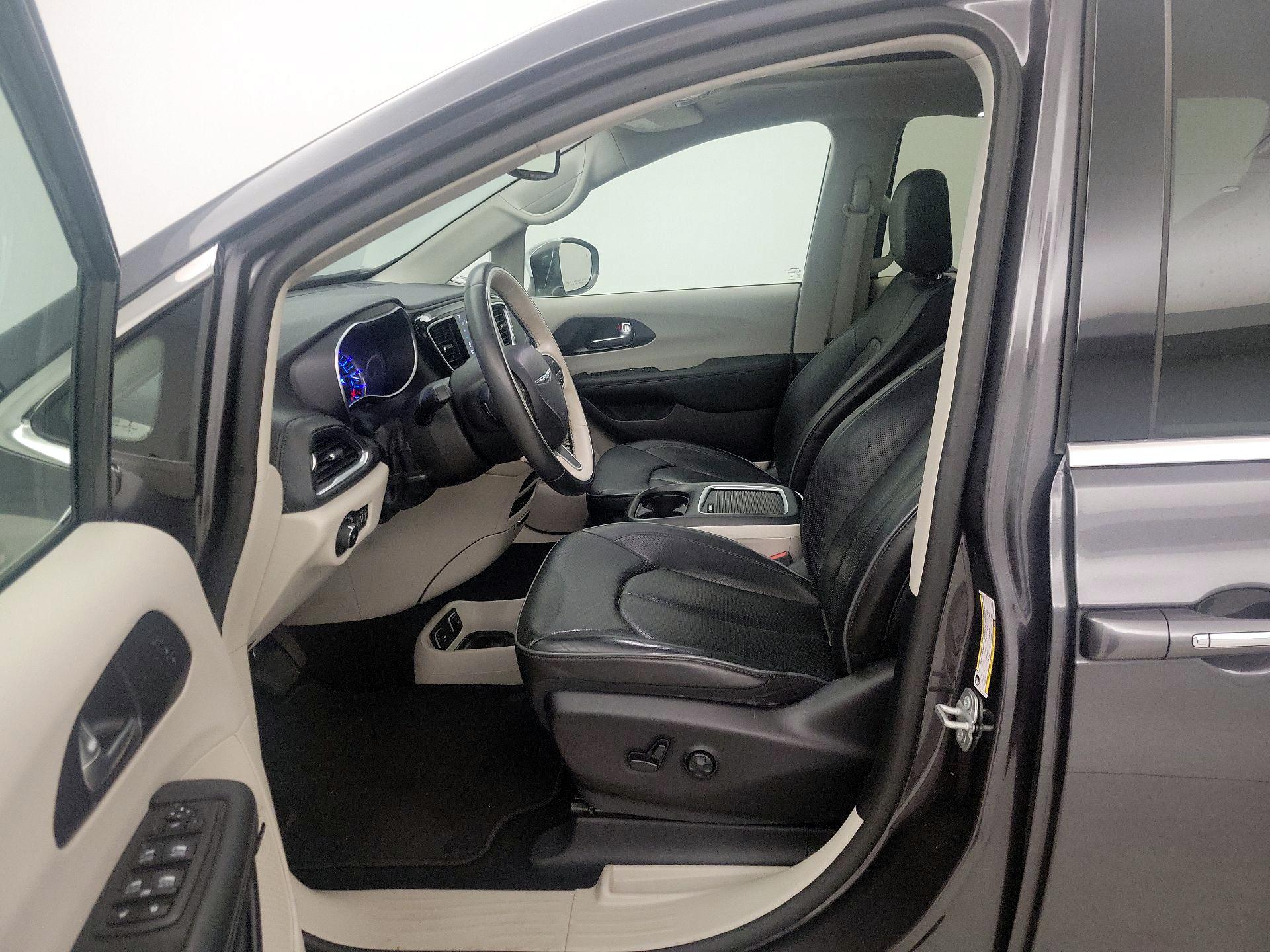 Thumbnail: 2020 Chrysler Pacifica - 11