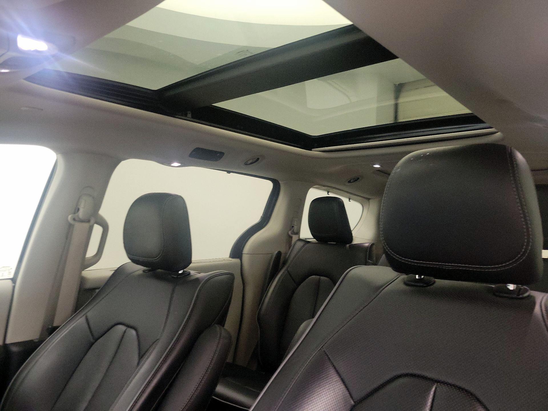 Thumbnail: 2020 Chrysler Pacifica - 19