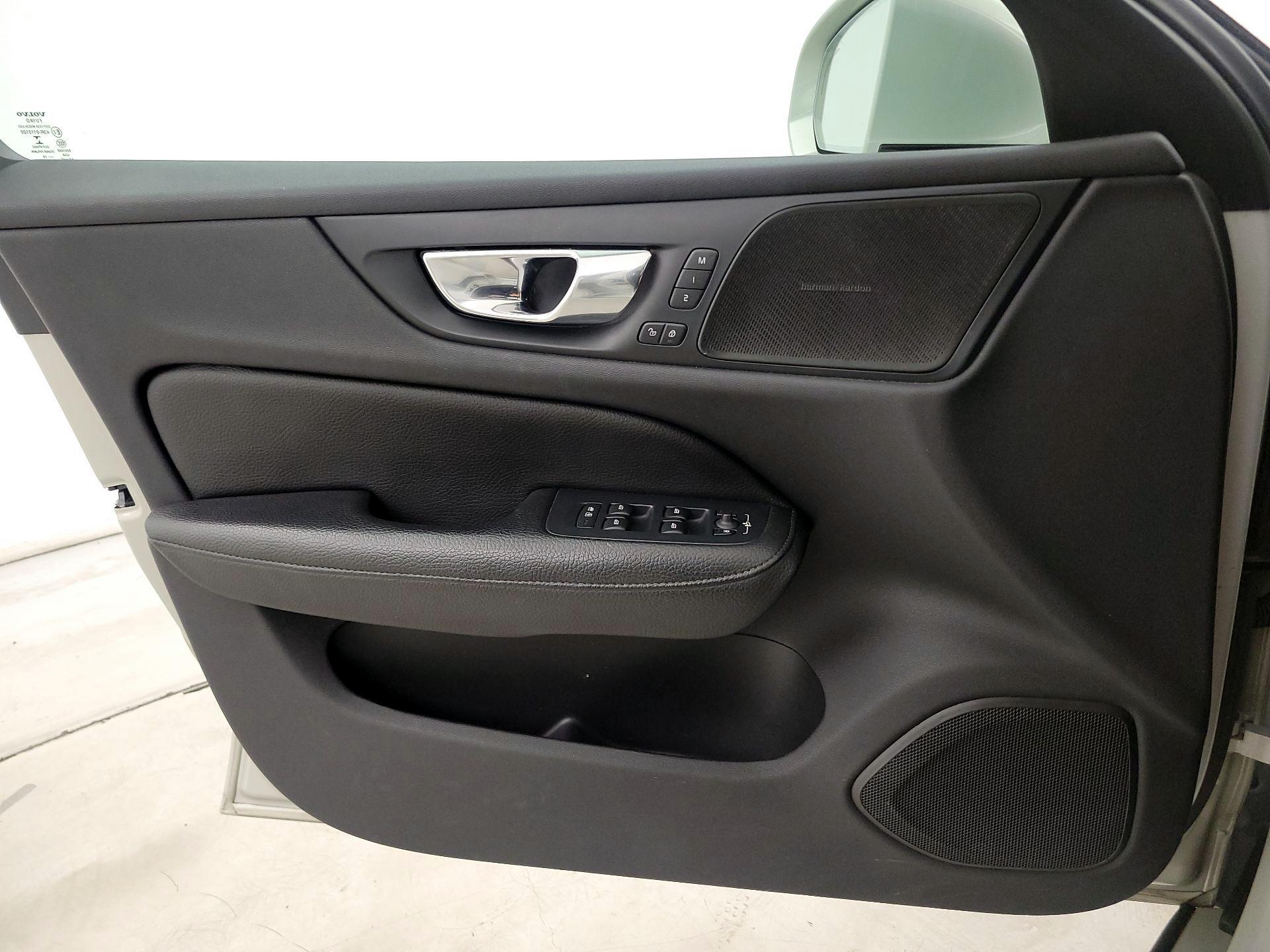 Thumbnail: 2019 Volvo S60 - 12
