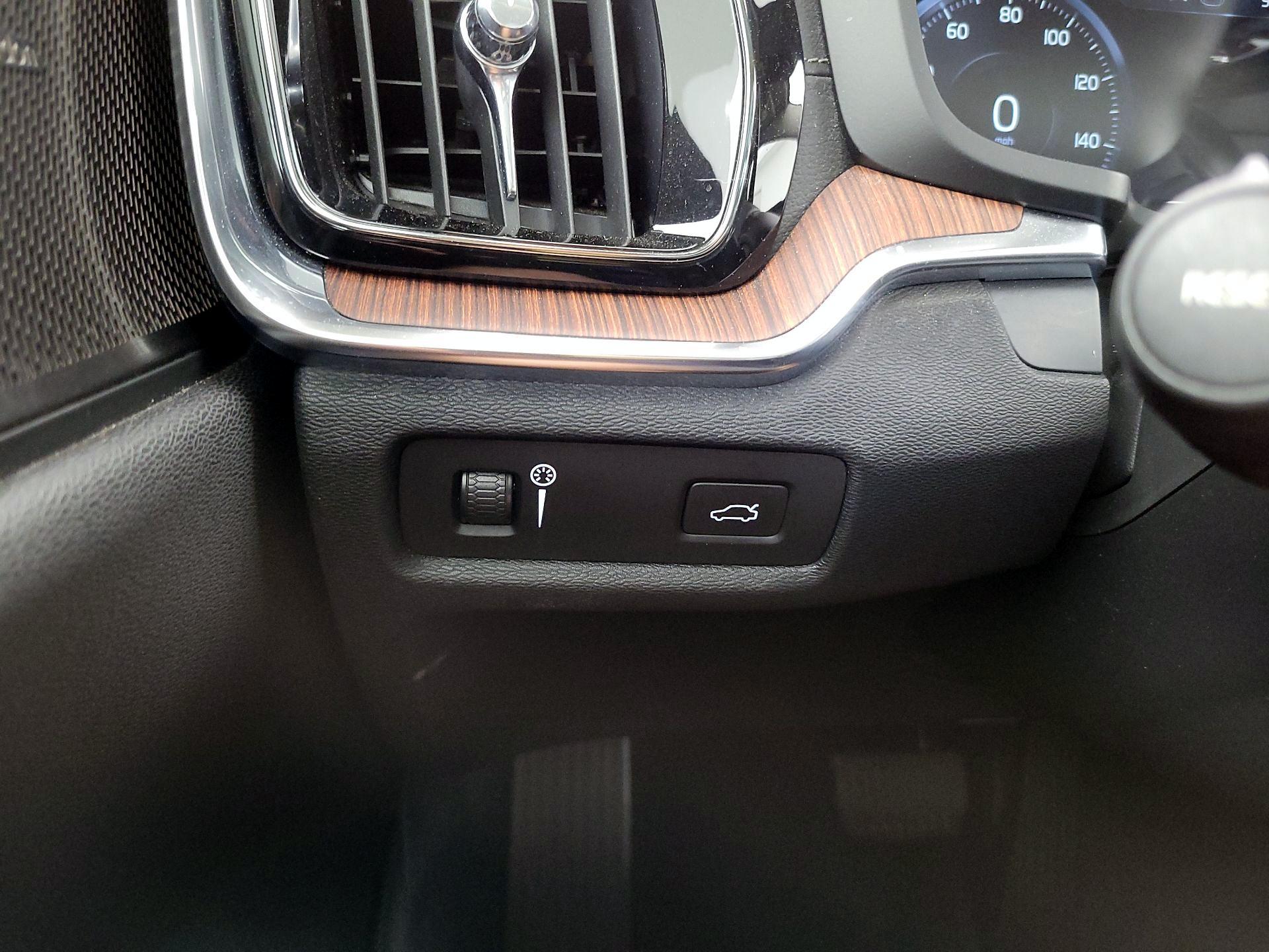 Thumbnail: 2019 Volvo S60 - 13