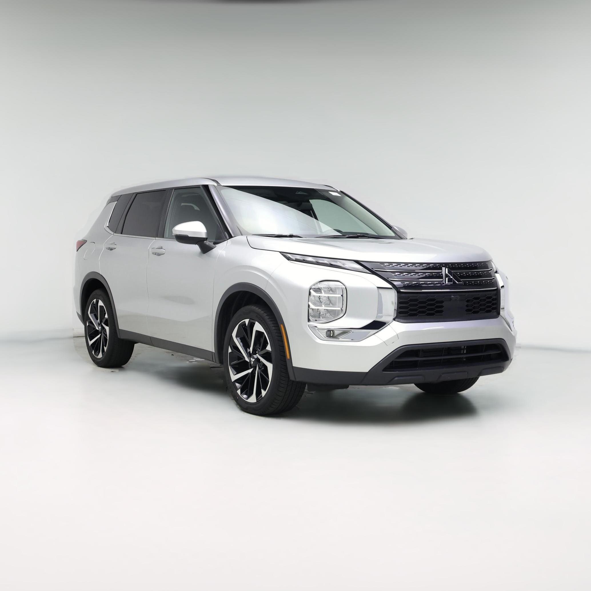 Thumbnail: 2022 Mitsubishi Outlander - 1