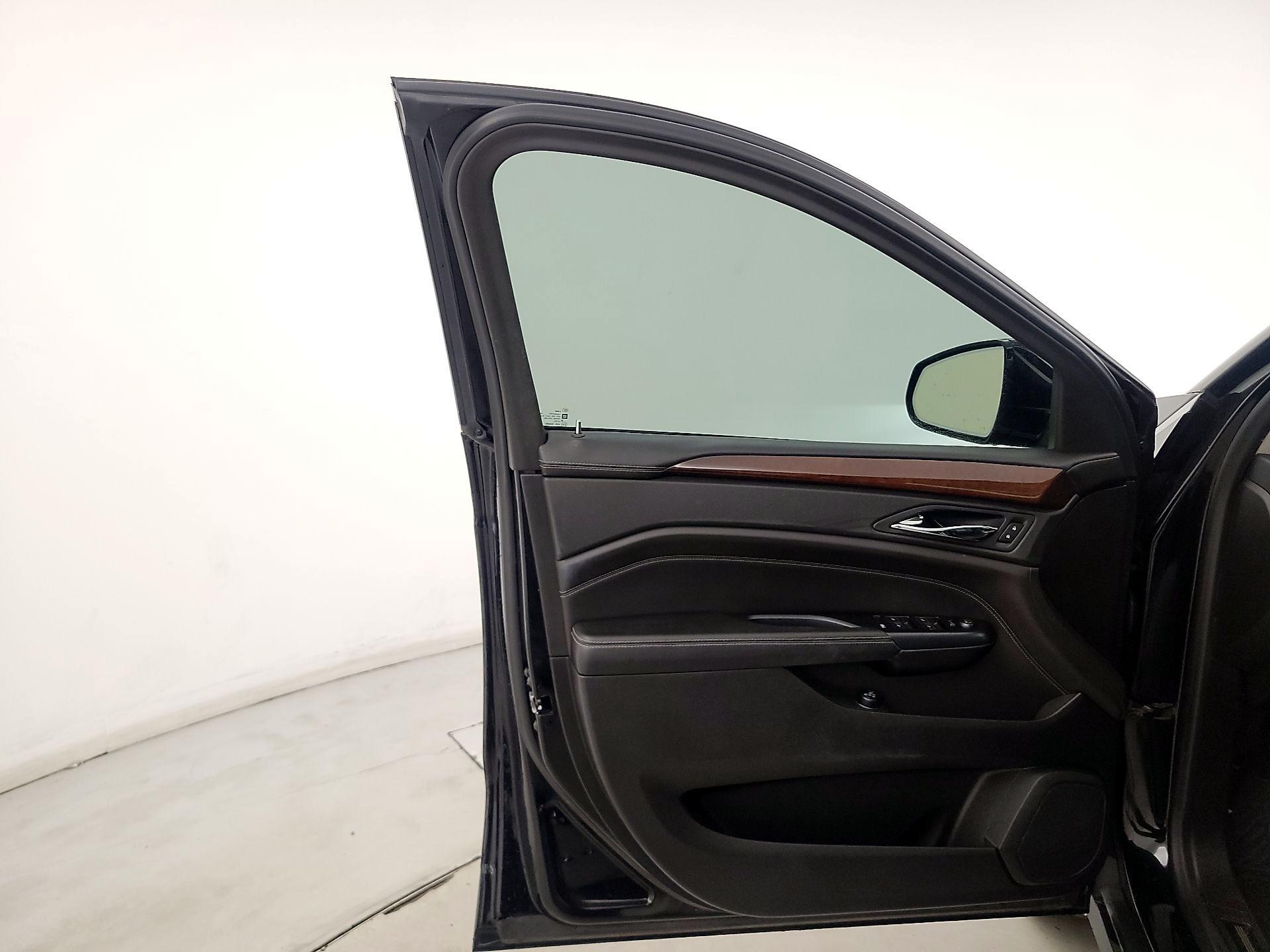 Thumbnail: 2015 Cadillac SRX - 12