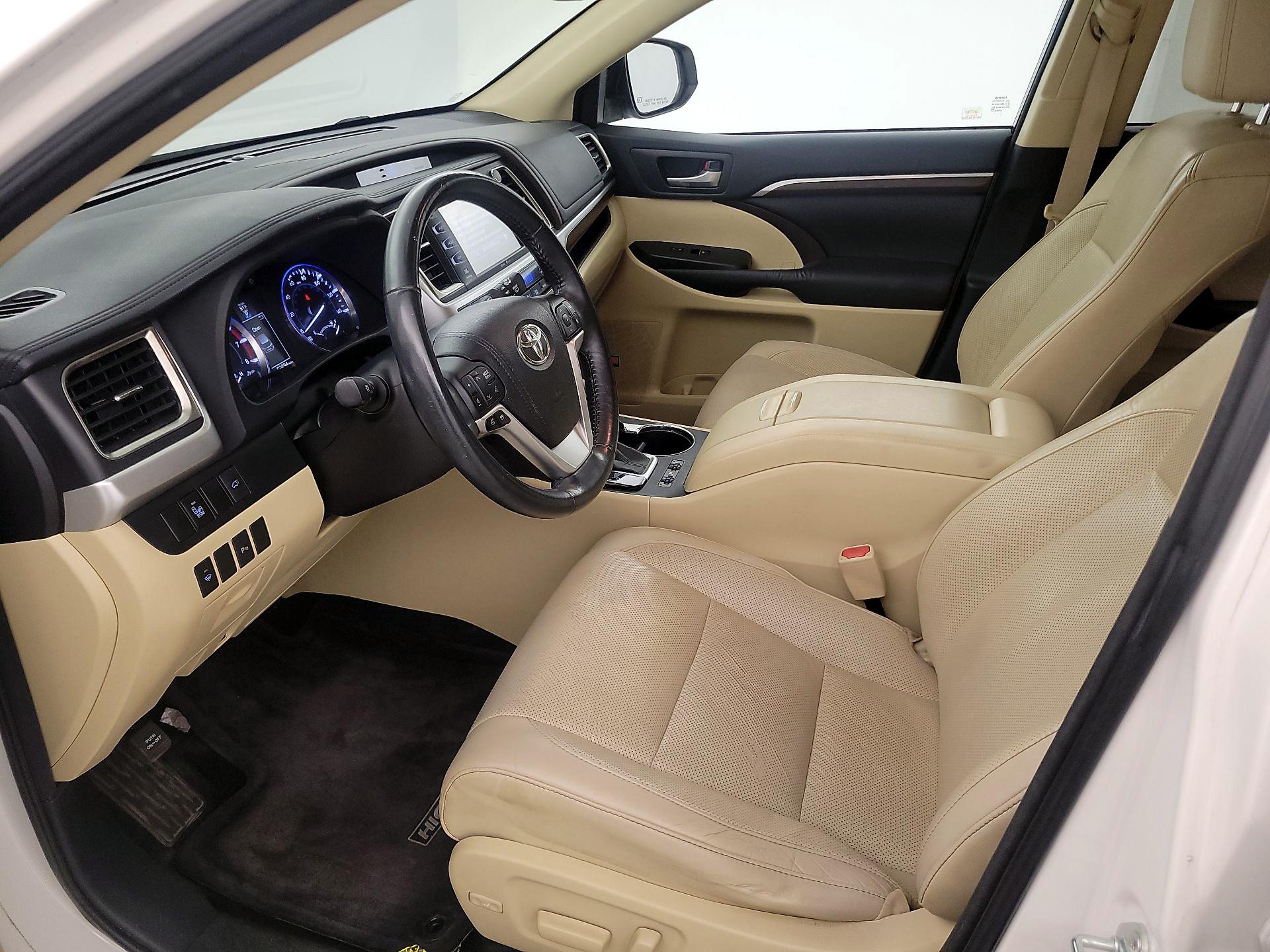 Thumbnail: 2015 Toyota Highlander - 11
