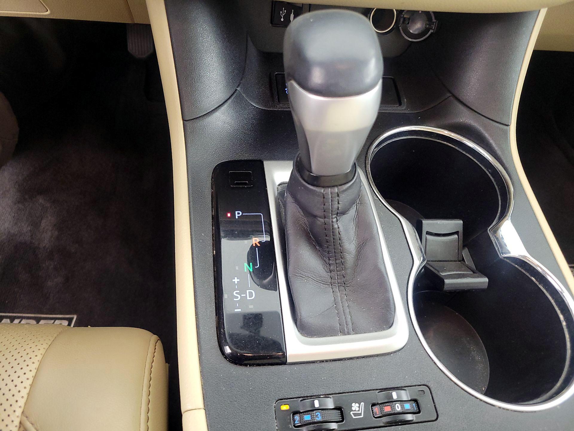 Thumbnail: 2015 Toyota Highlander - 17