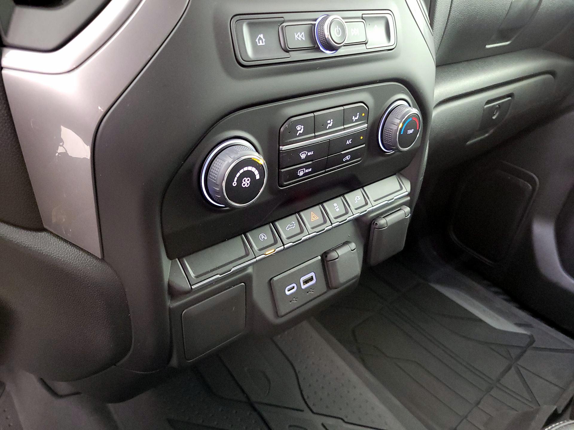 Thumbnail: 2022 Chevrolet Silverado 1500 - 16