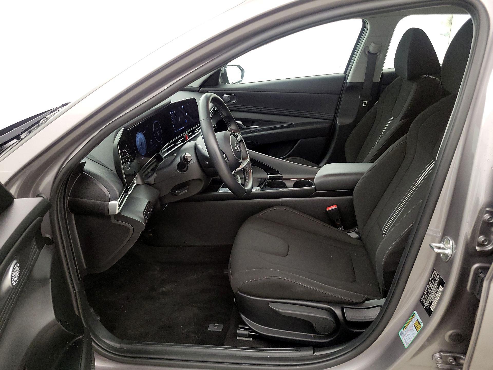 Thumbnail: 2023 Hyundai Elantra - 11