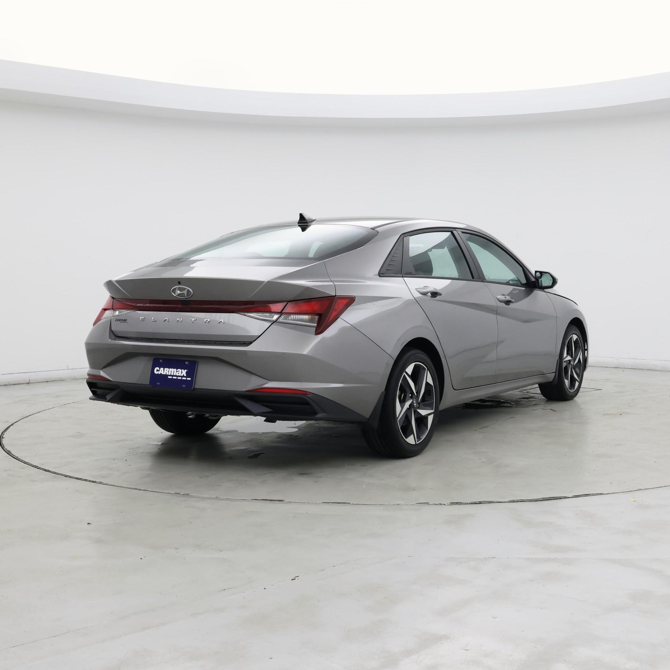 Thumbnail: 2023 Hyundai Elantra - 8