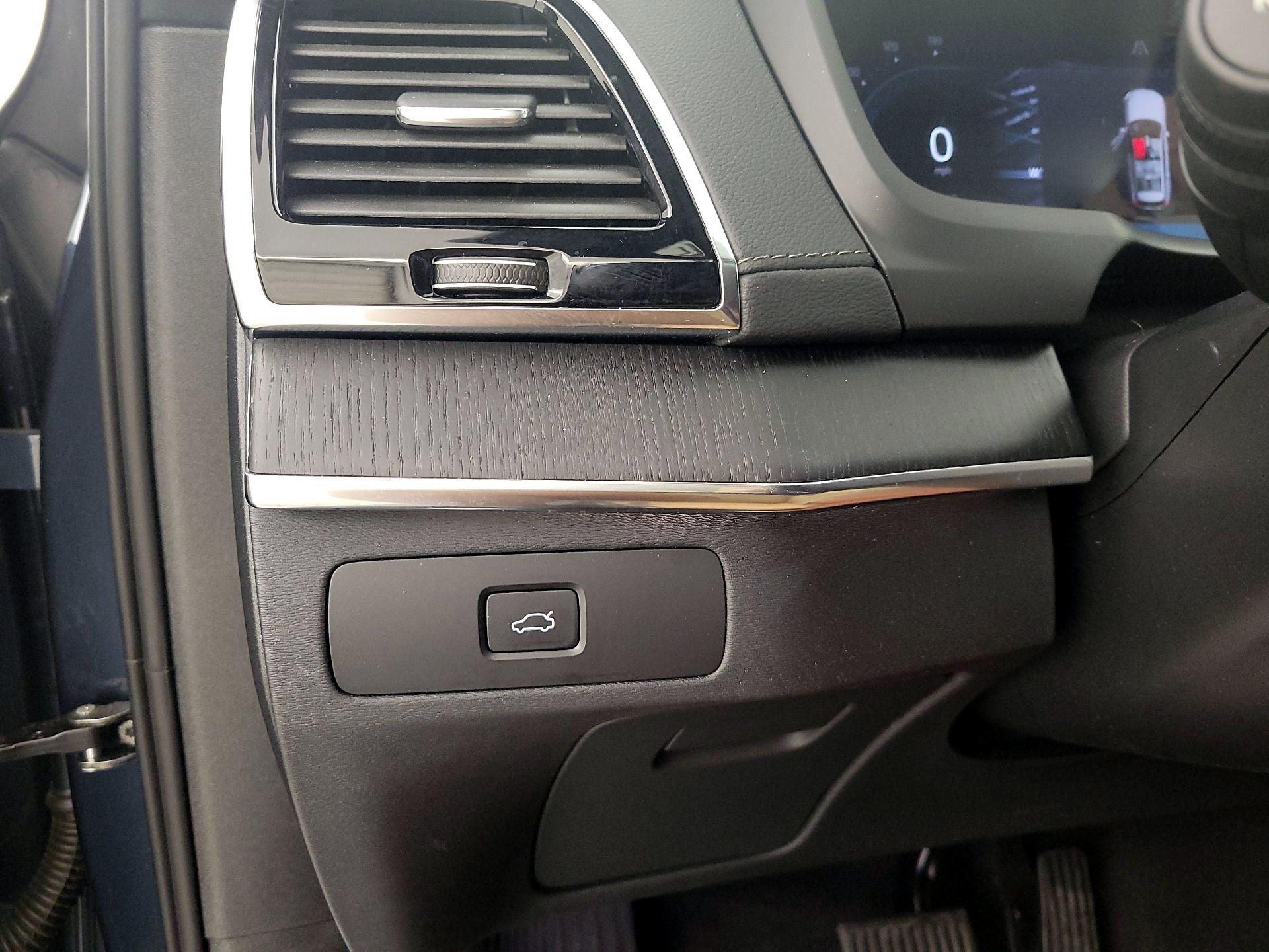 Thumbnail: 2023 Volvo XC90 - 13