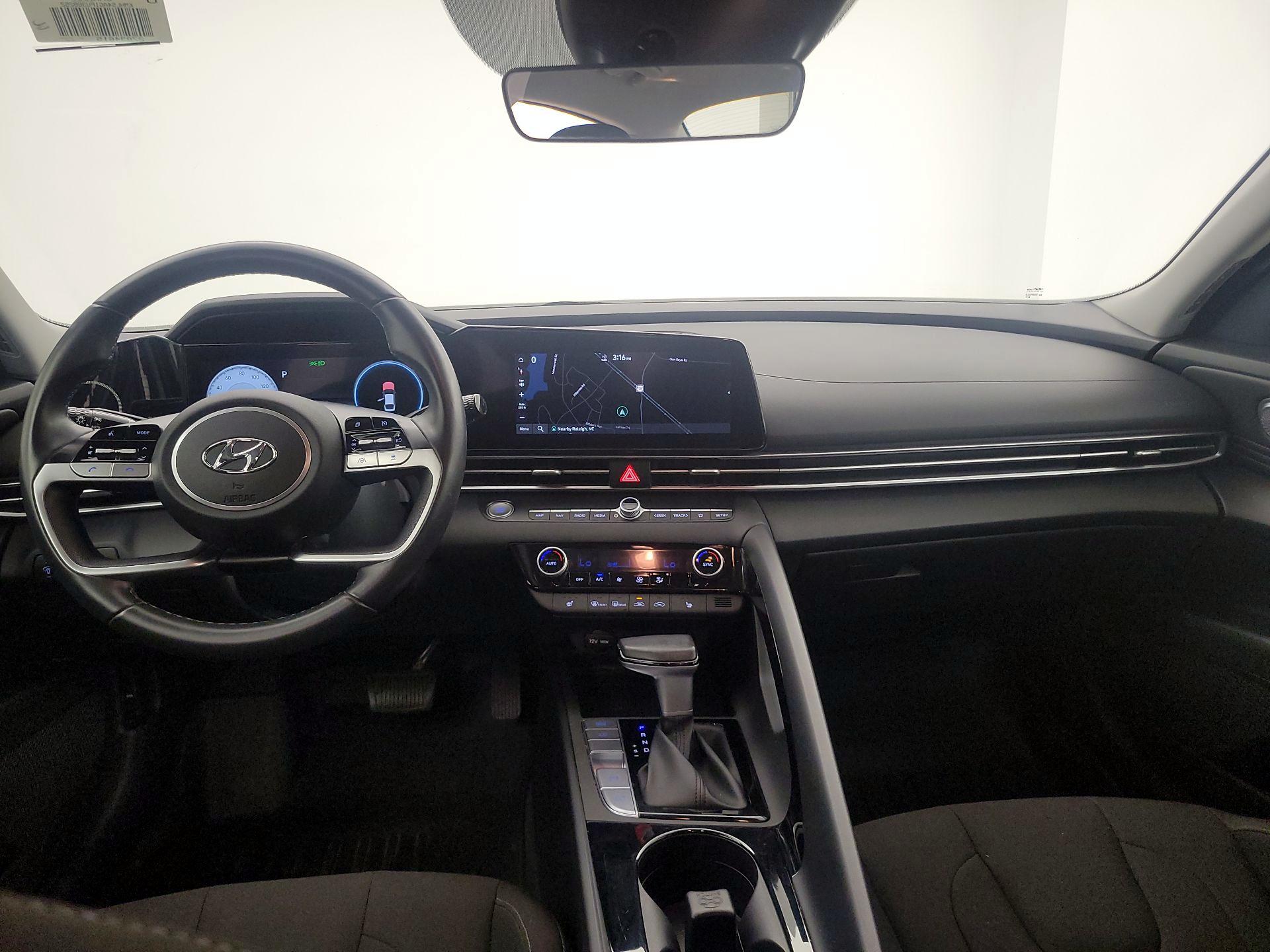Thumbnail: 2023 Hyundai Elantra - 9