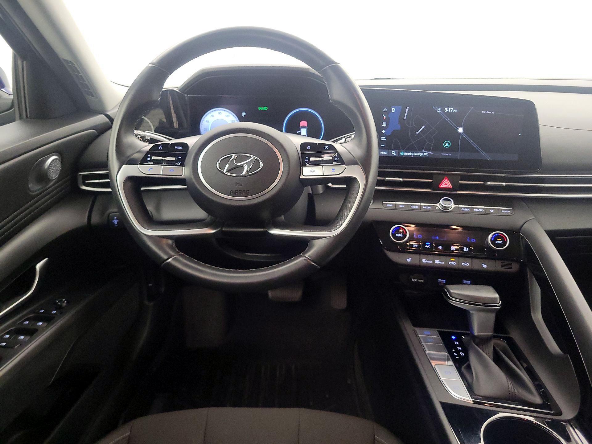 Thumbnail: 2023 Hyundai Elantra - 10