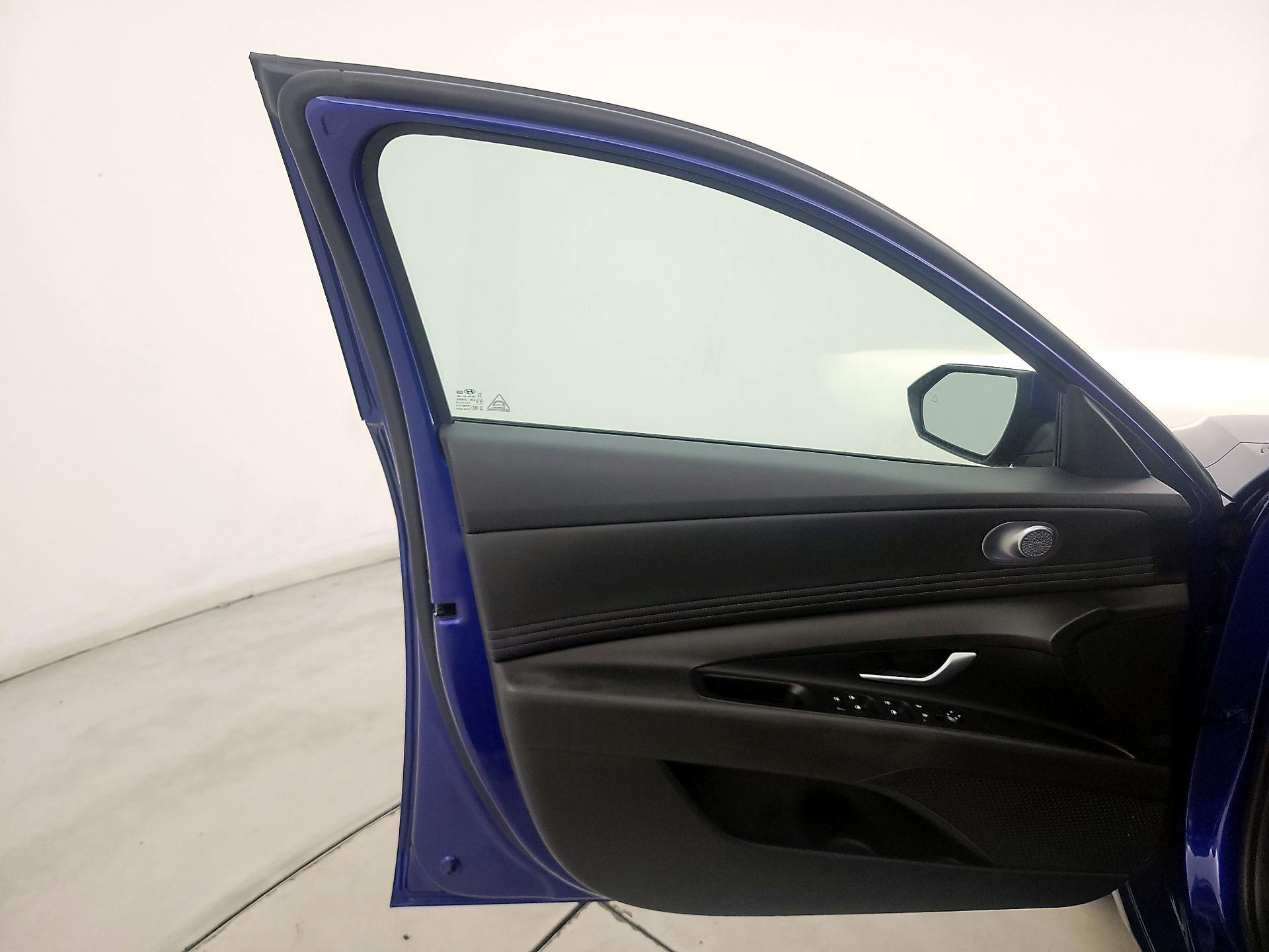 Thumbnail: 2023 Hyundai Elantra - 12