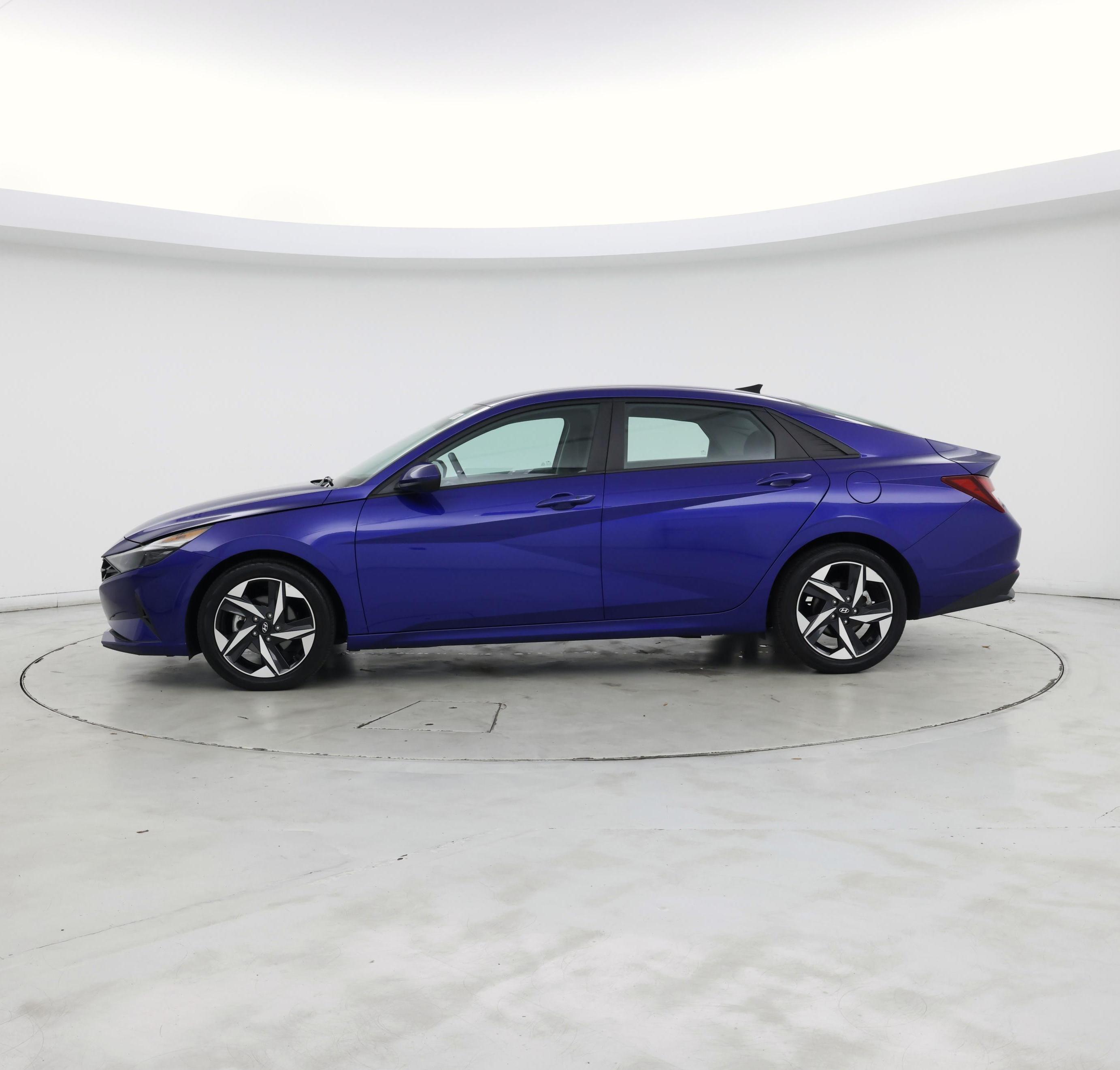 Thumbnail: 2023 Hyundai Elantra - 3