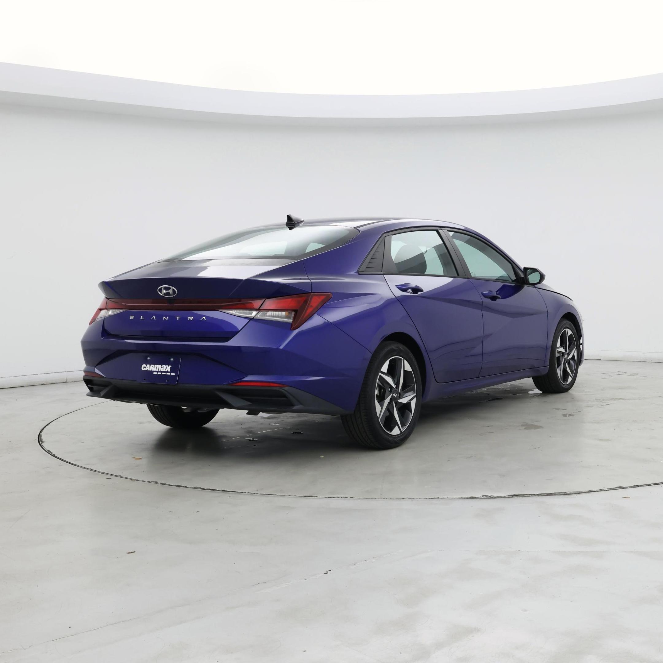 Thumbnail: 2023 Hyundai Elantra - 8