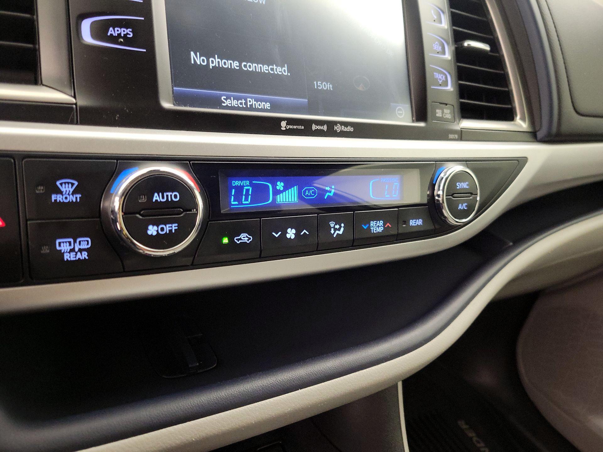 Thumbnail: 2018 Toyota Highlander - 17