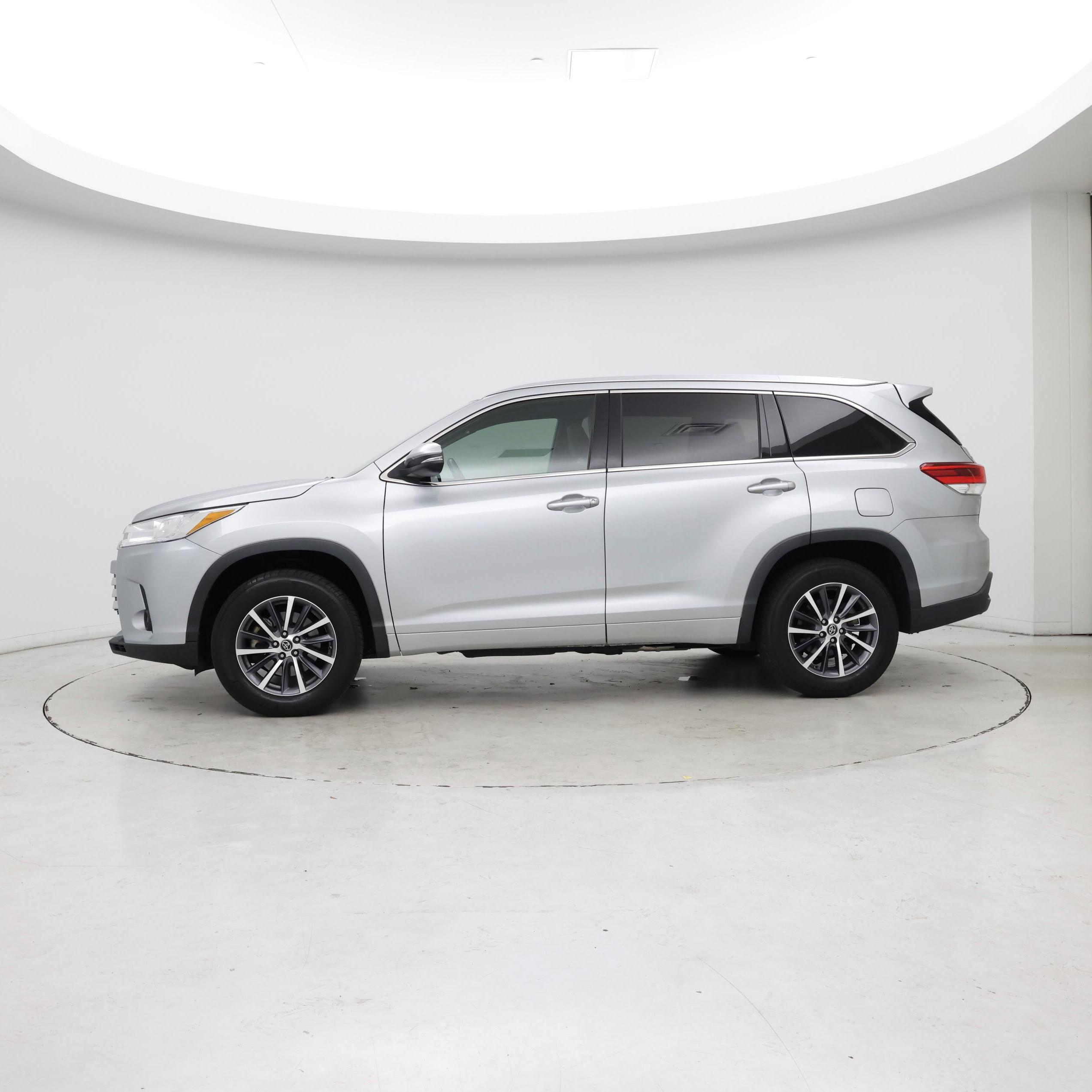 Thumbnail: 2018 Toyota Highlander - 3
