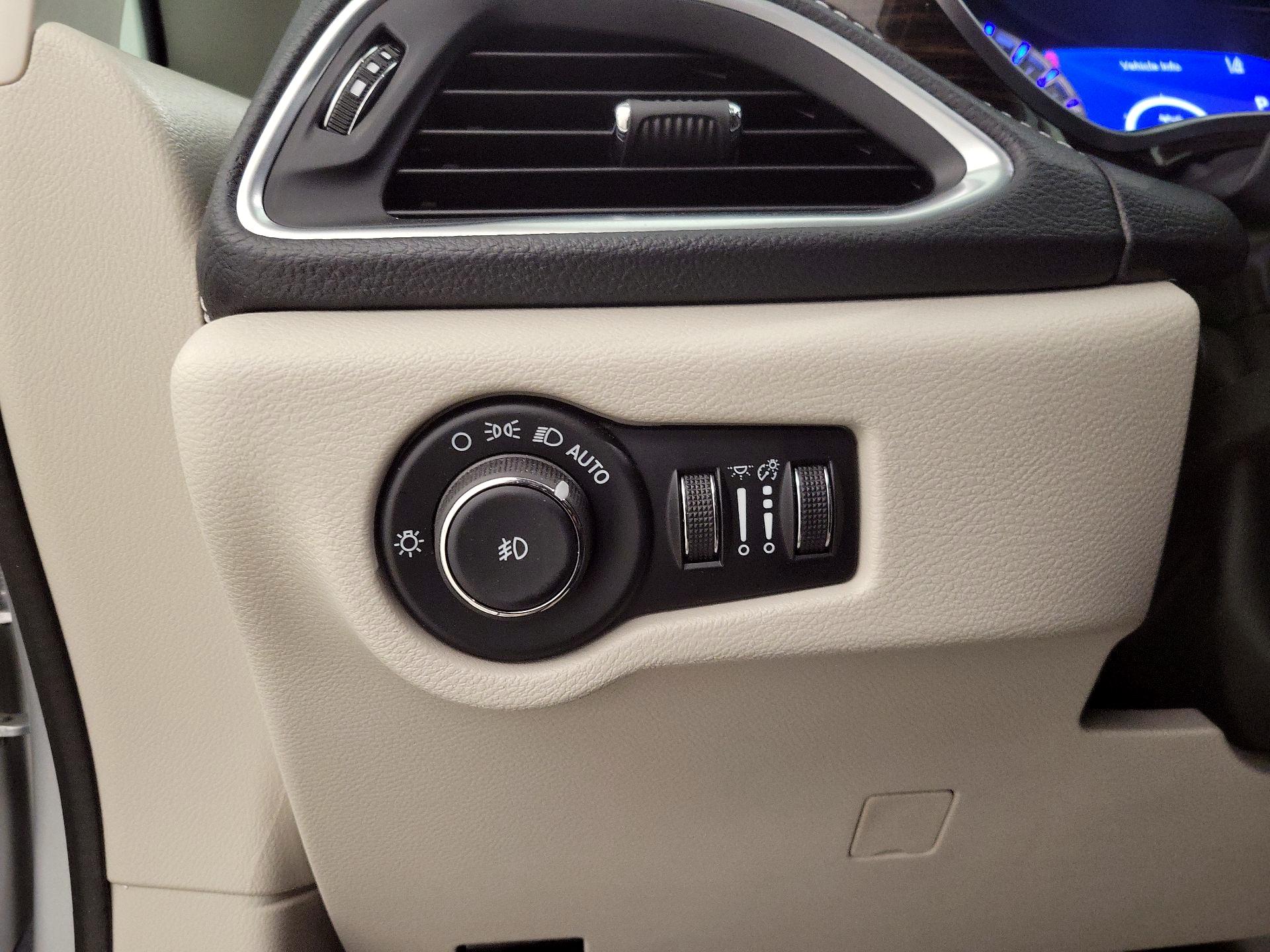 Thumbnail: 2024 Chrysler Pacifica - 13