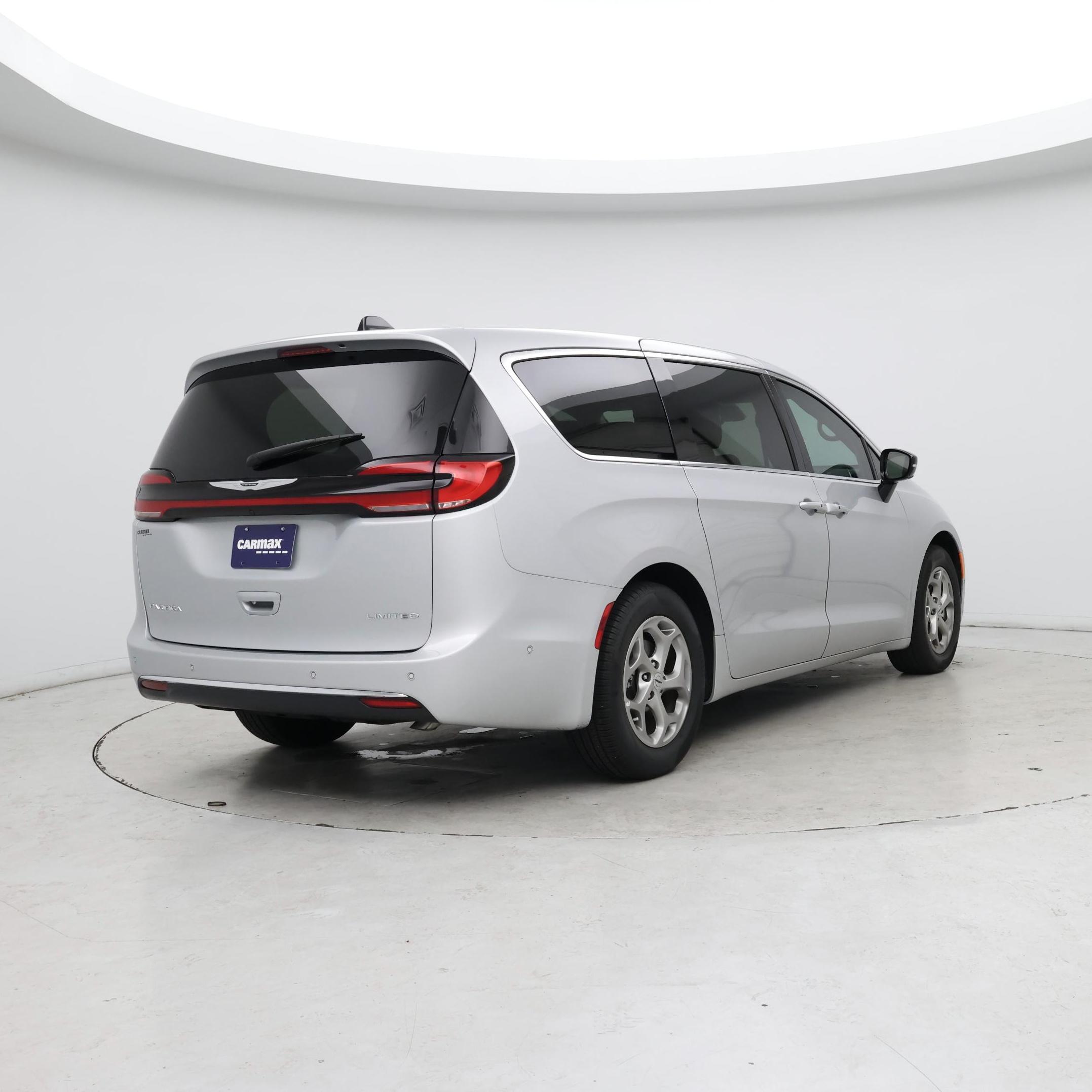 Thumbnail: 2024 Chrysler Pacifica - 8