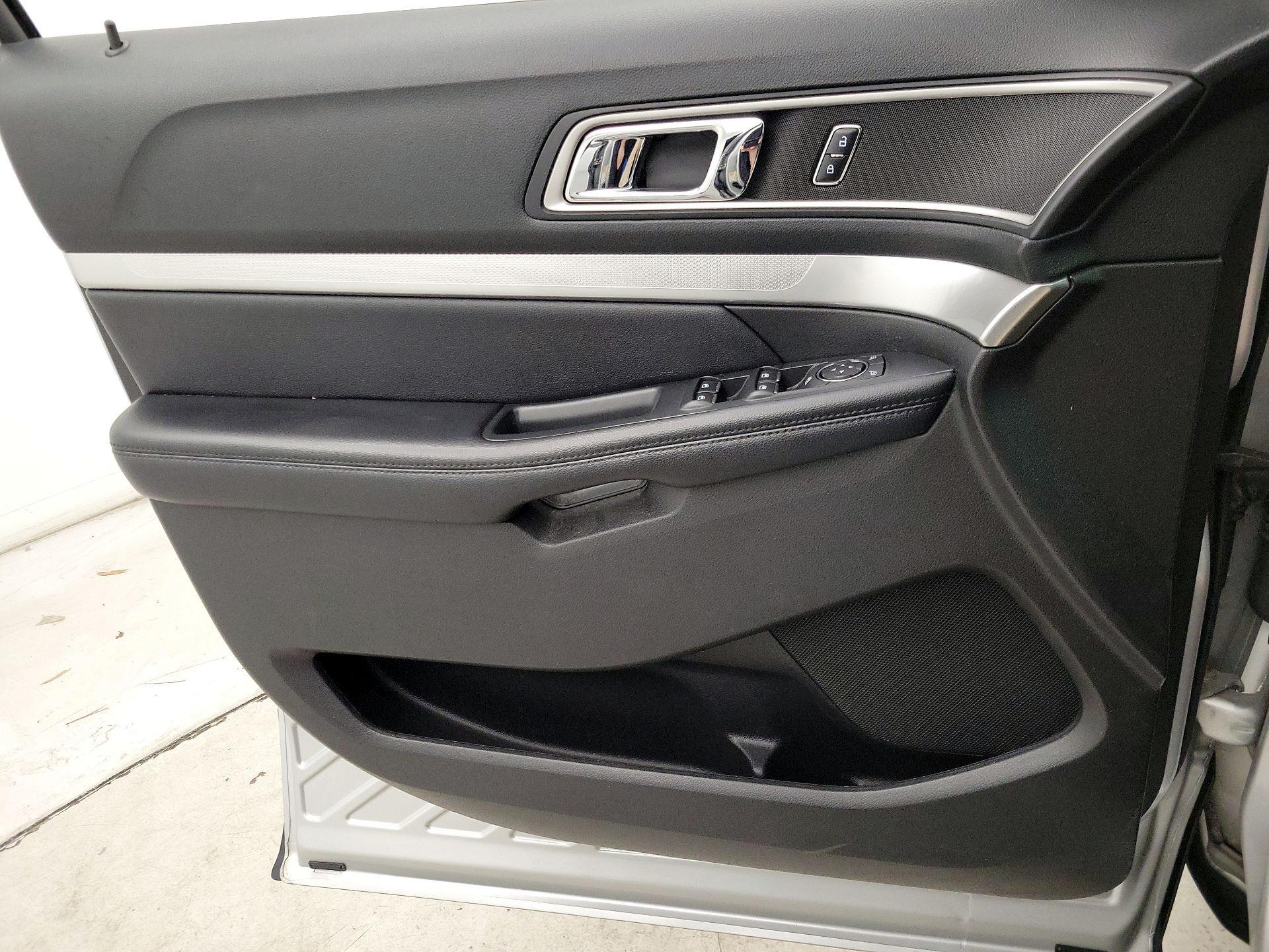 Thumbnail: 2017 Ford Explorer - 12