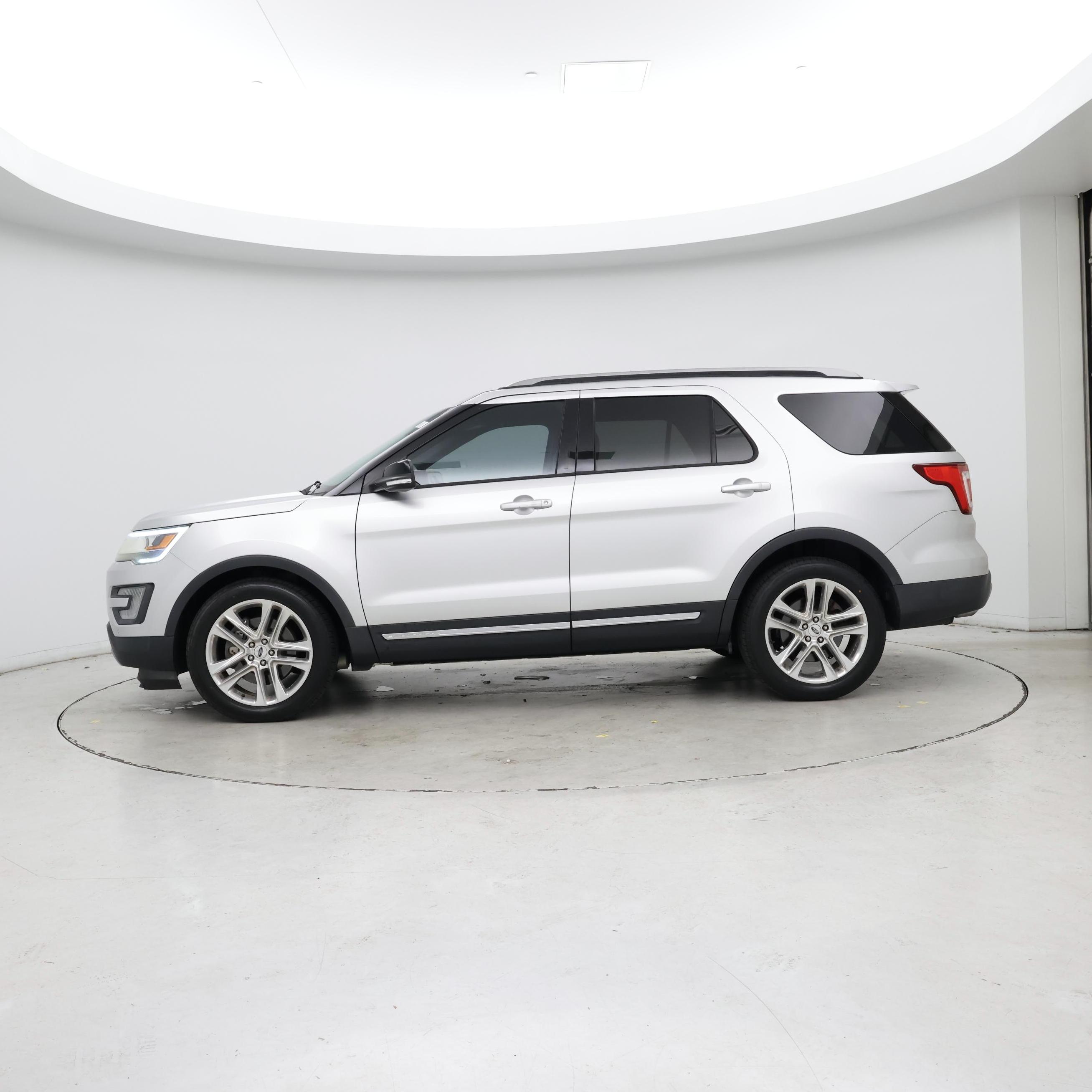 Thumbnail: 2017 Ford Explorer - 3