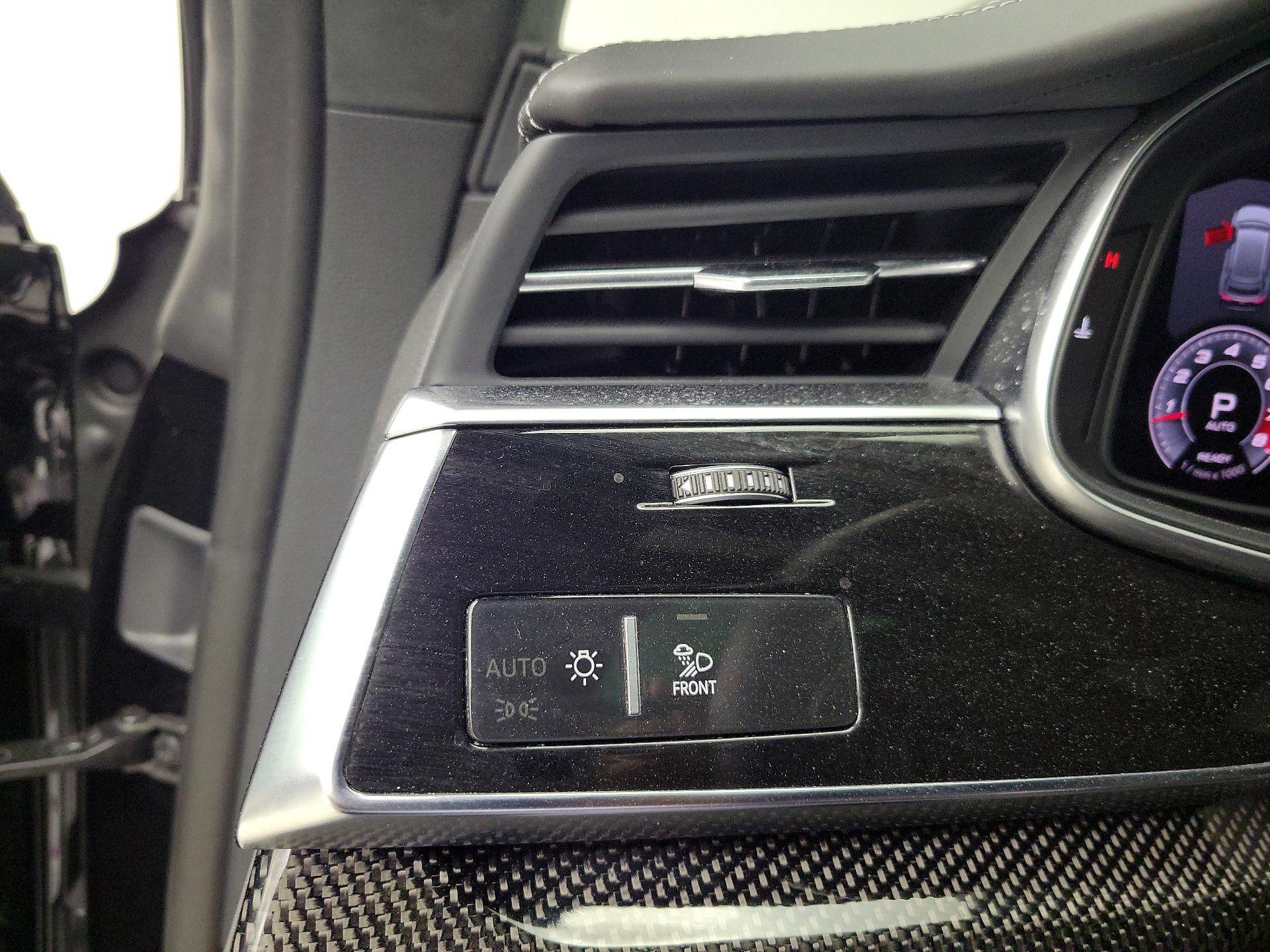 Thumbnail: 2023 Audi SQ8 - 13