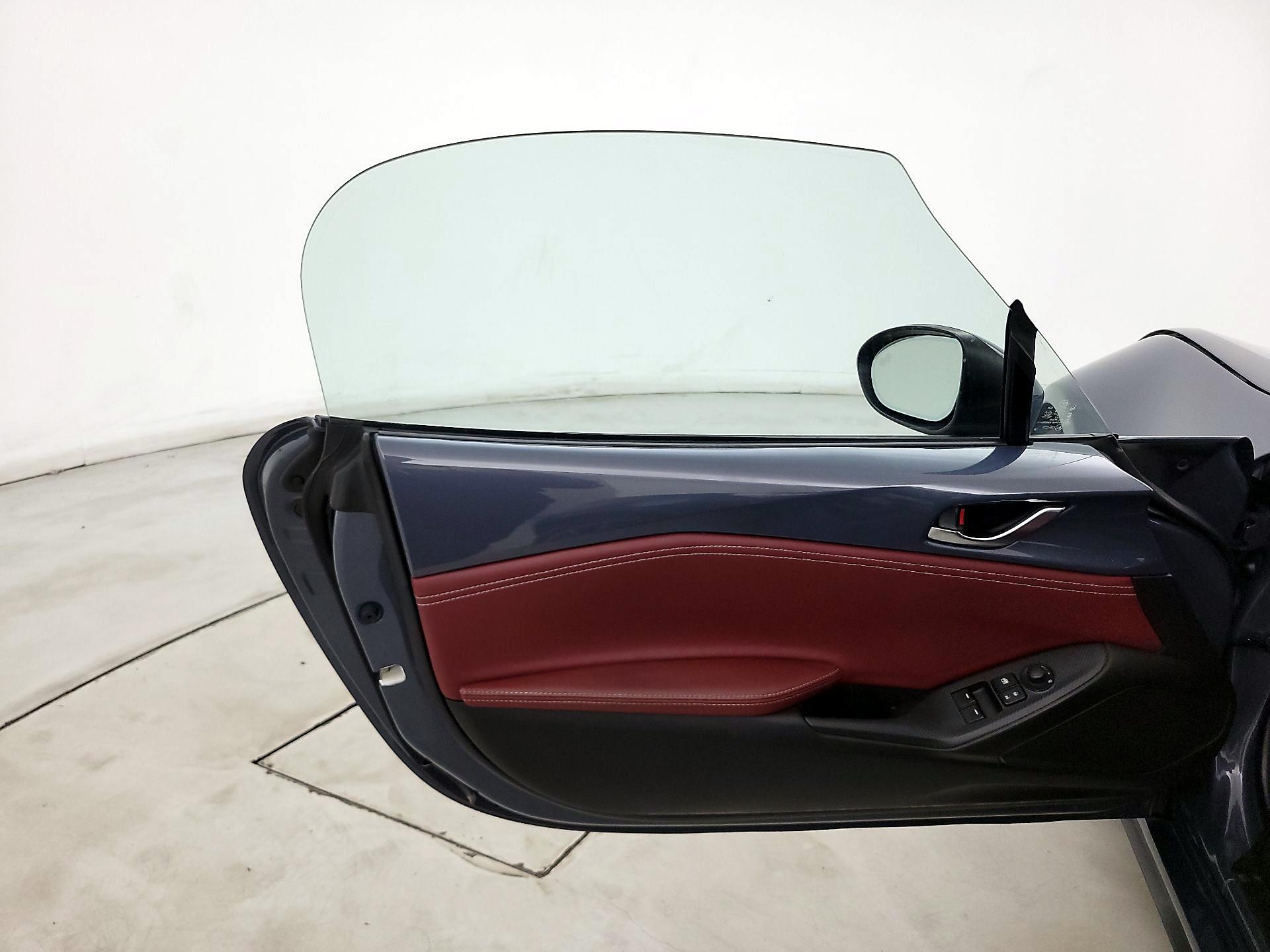 Thumbnail: 2020 Mazda MX-5 Miata - 12