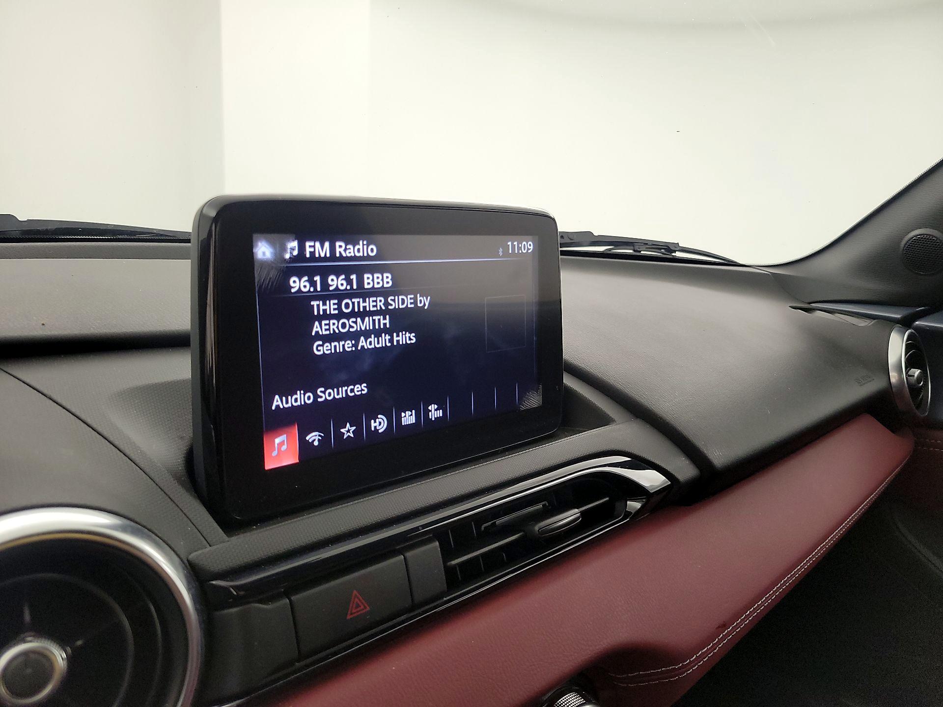 Thumbnail: 2020 Mazda MX-5 Miata - 15